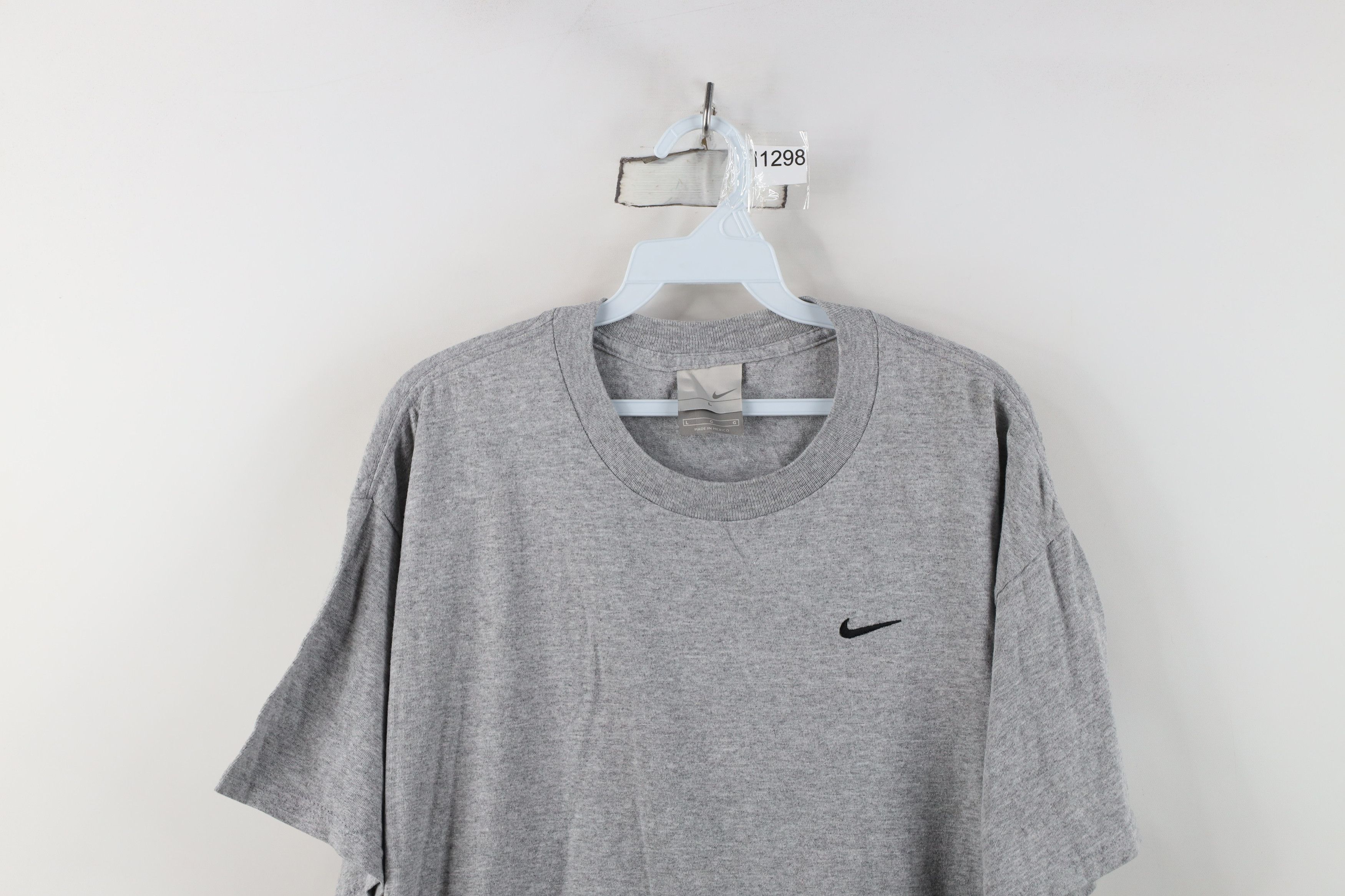 Nike Vintage Nike Mini Swoosh Short Sleeve T-Shirt Heather Gray Size US L / EU 52-54 / 3 - 2 Thumbnail