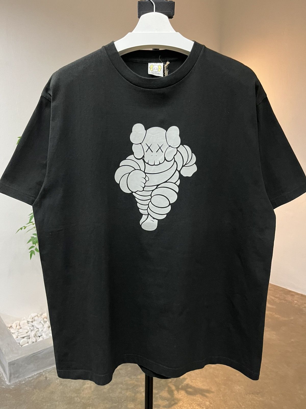 Kaws KAWS MICHELIN MAN TEE Size US XL / EU 56 / 4 - 2 Thumbnail