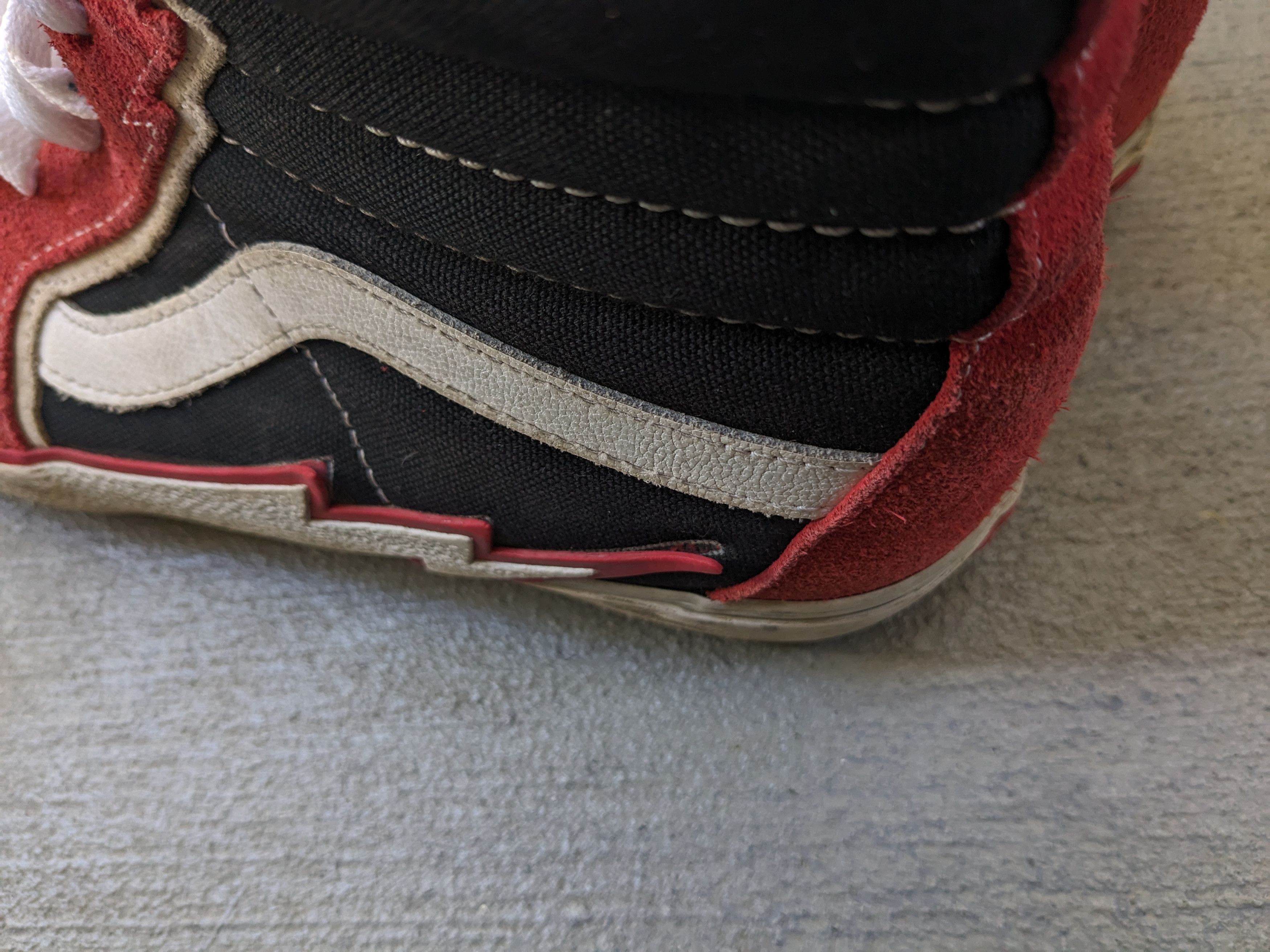 Vans Vans Sk8-Hi Lightning Red Suede 10 Black White Size US 10 / EU 43 - 11 Thumbnail