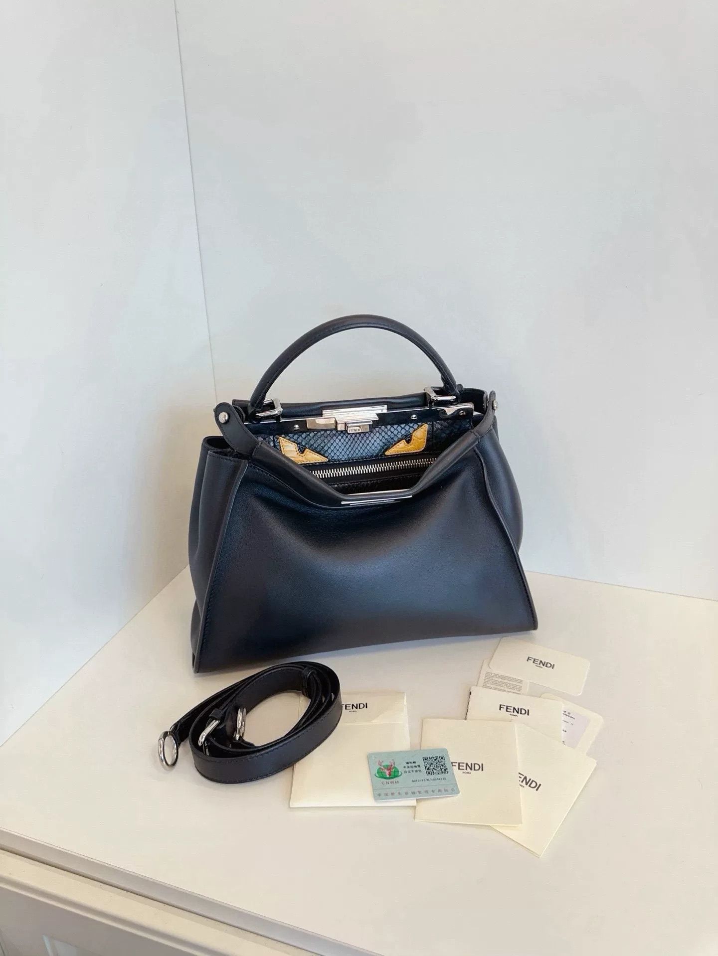 Fendi Pre-loved Bag Very good condition Size ONE SIZE - 1 Thumbnail