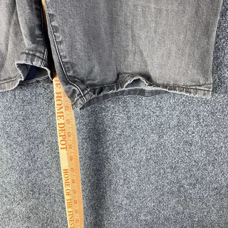 Levi's Levi's Shorts Men's 40 Denim 569 Bermuda Distressed Jean Size US 40 / EU 56 - 3 Thumbnail