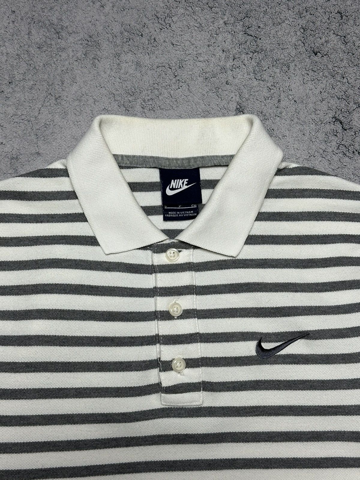 Nike Vintage Nike Striped Polo T-Shirt Y2K Size US S / EU 44-46 / 1 - 4 Thumbnail