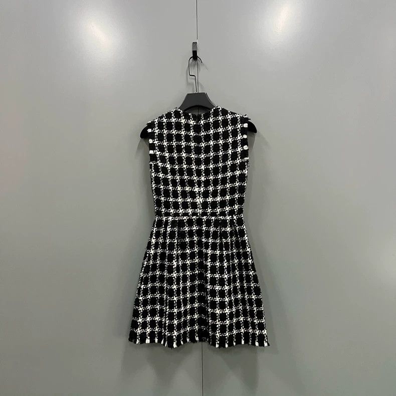 Valentino Valentino Tweed sleeveless A-line dress Size XS / US 0-2 / IT 36-38 - 3 Thumbnail