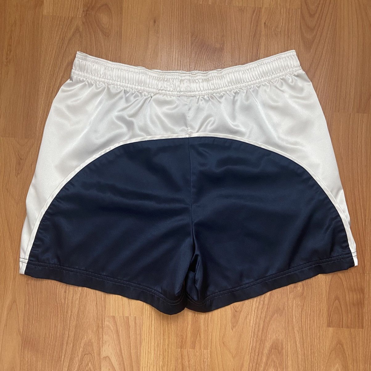 Nike Vintage Nike Soccer Logo Satin Shorts Size Men’s Small Size US 30 / EU 46 - 2 Thumbnail