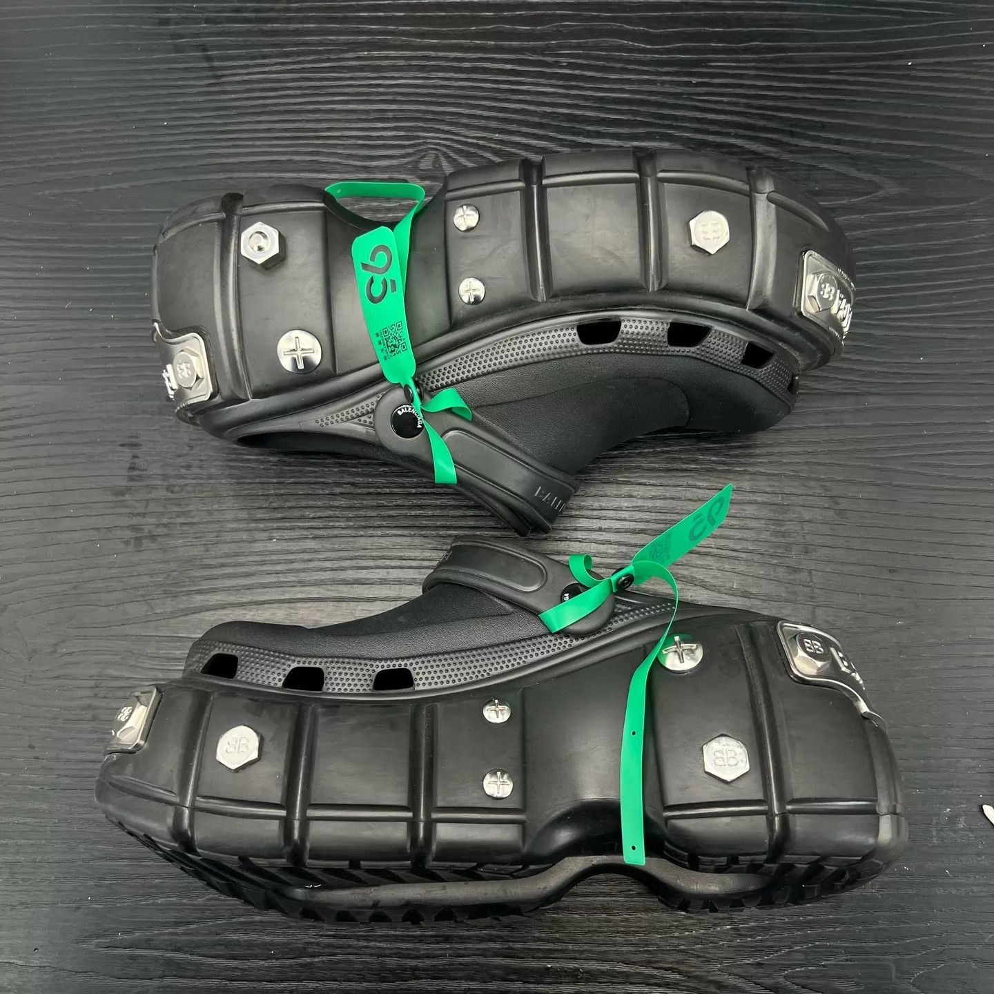 Balenciaga Balenciaga x Crocs Slides 44 Barely Worn With Box Size US 11 / EU 44 - 3 Thumbnail