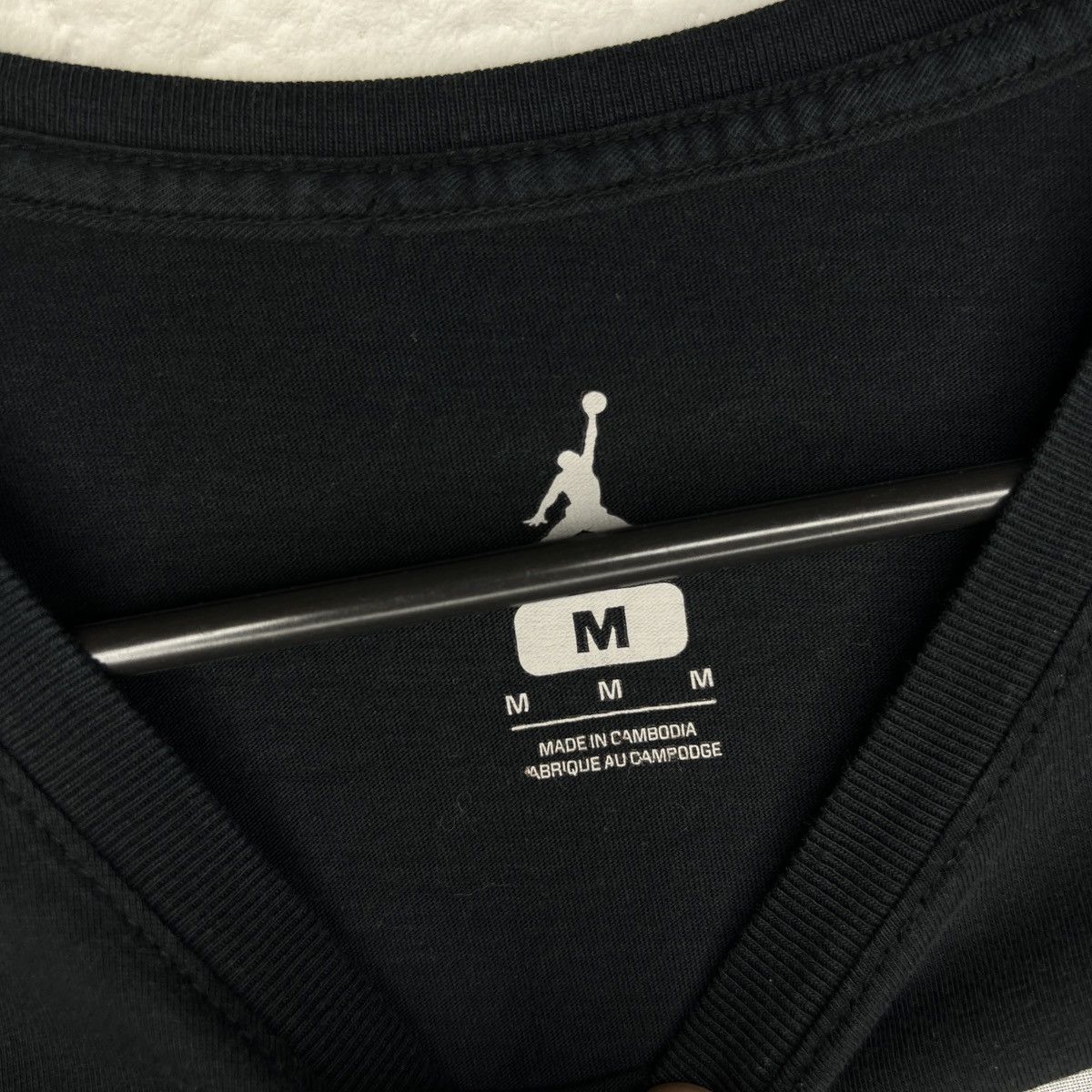 Jordan Brand Nike Jordan Tee Tshirt Wide Print Rare Vintage NBA Retro Y2K Size US M / EU 48-50 / 2 - 4 Thumbnail