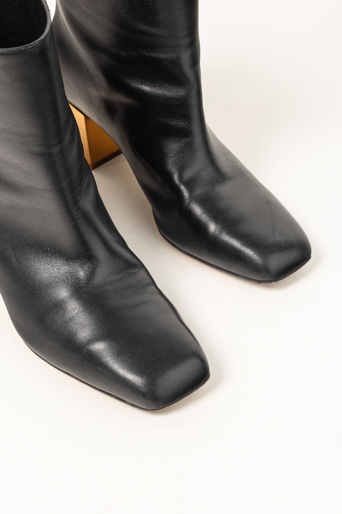 Salvatore Ferragamo Albiano Black Leather Ankle Boots