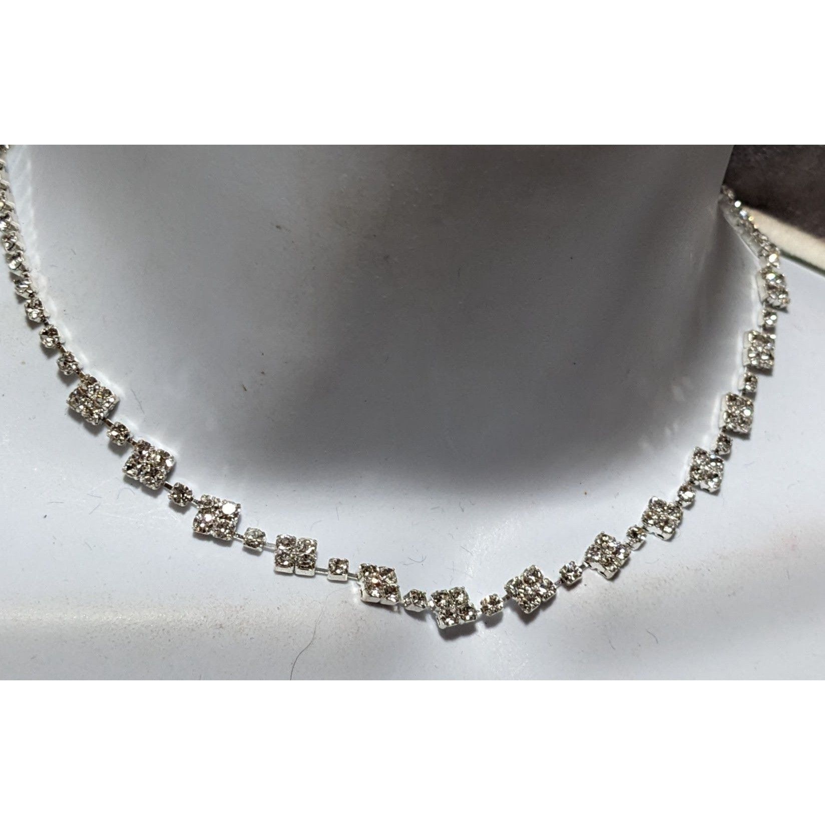 Other Elegant Glam Geometric Silver Rhinestone Necklace Size ONE SIZE - 6 Thumbnail