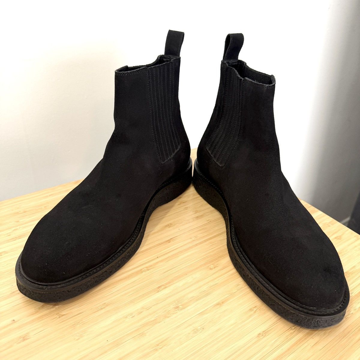 Saint Laurent Paris SAINT LAURENT Mens Hugo 35 Black Suede Chelsea Boot Size 45 Size US 12 / EU 45 - 5 Thumbnail