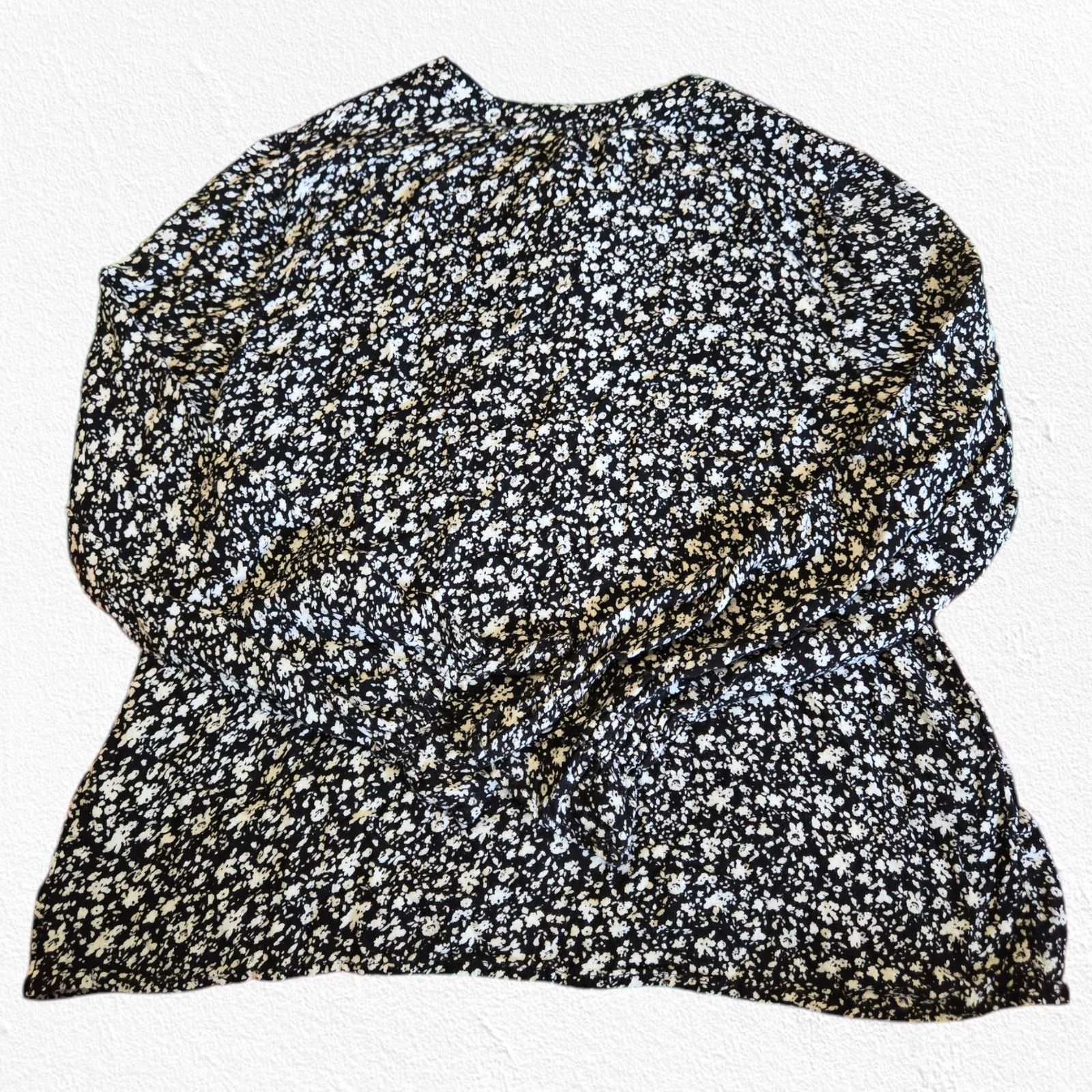 Lucky Brand Lucky Brand Black Floral Smocked Blouse Size Small Size S / US 4 / IT 40 - 11 Thumbnail