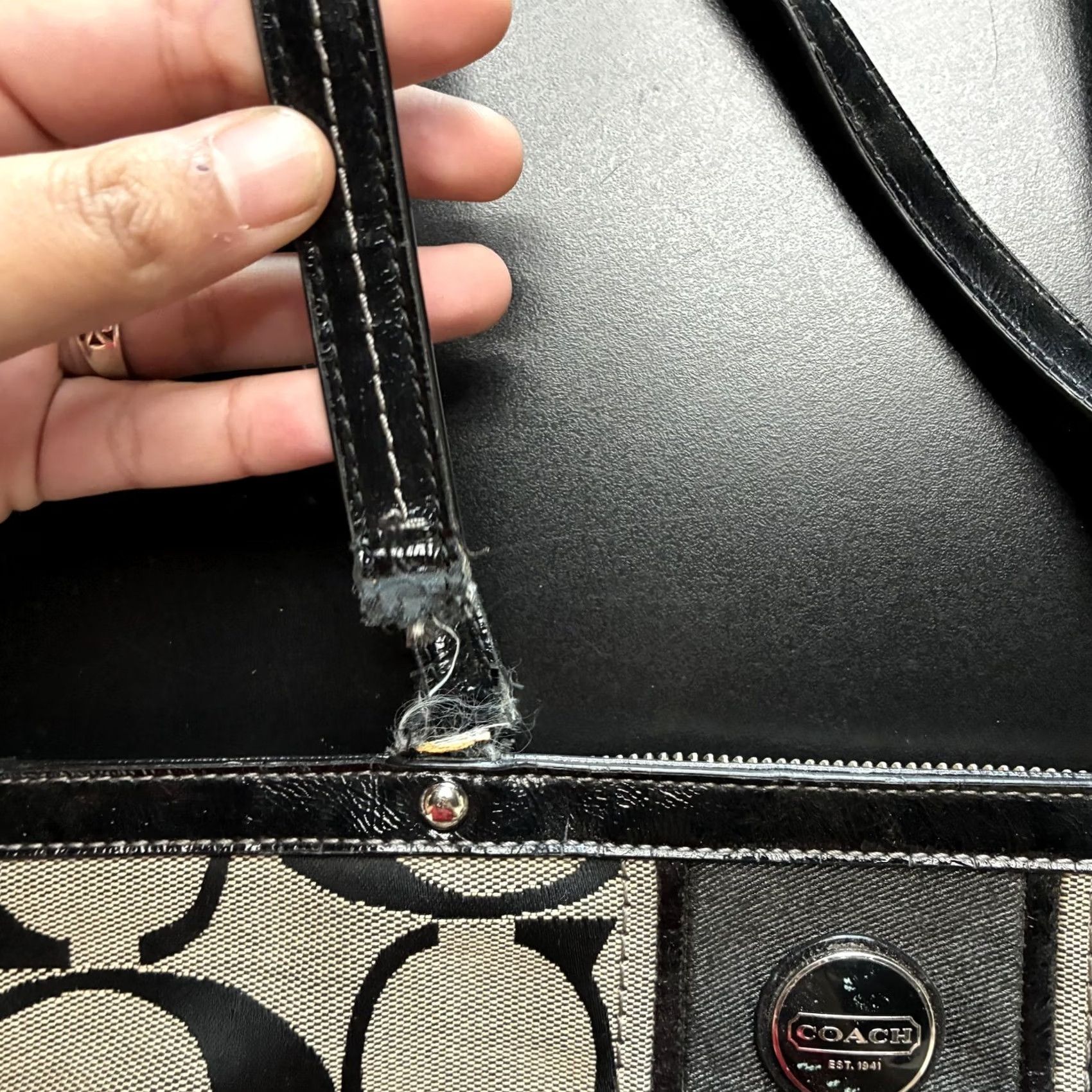 Coach Coach Tote Bag Womens Medium Black Signature Canvas Patent Shoulder Purse Size ONE SIZE - 6 Thumbnail