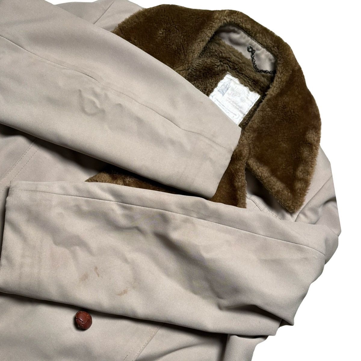 London Fog Vintage London Fog Sherpa Collar Trench Coat Size 40 Reg Size US L / EU 52-54 / 3 - 4 Thumbnail