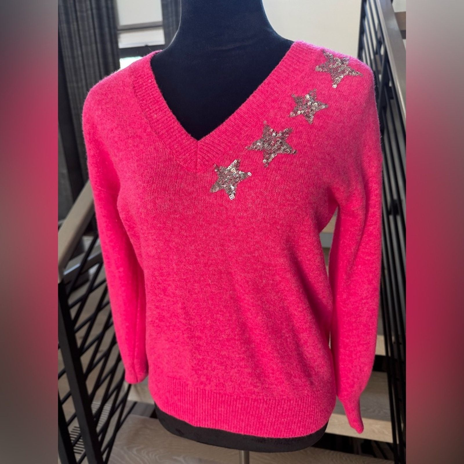 Loft New LOFT Pink V-Neck Sweater Silver Star Accents size XS Size S / US 4 / IT 40 - 4 Thumbnail