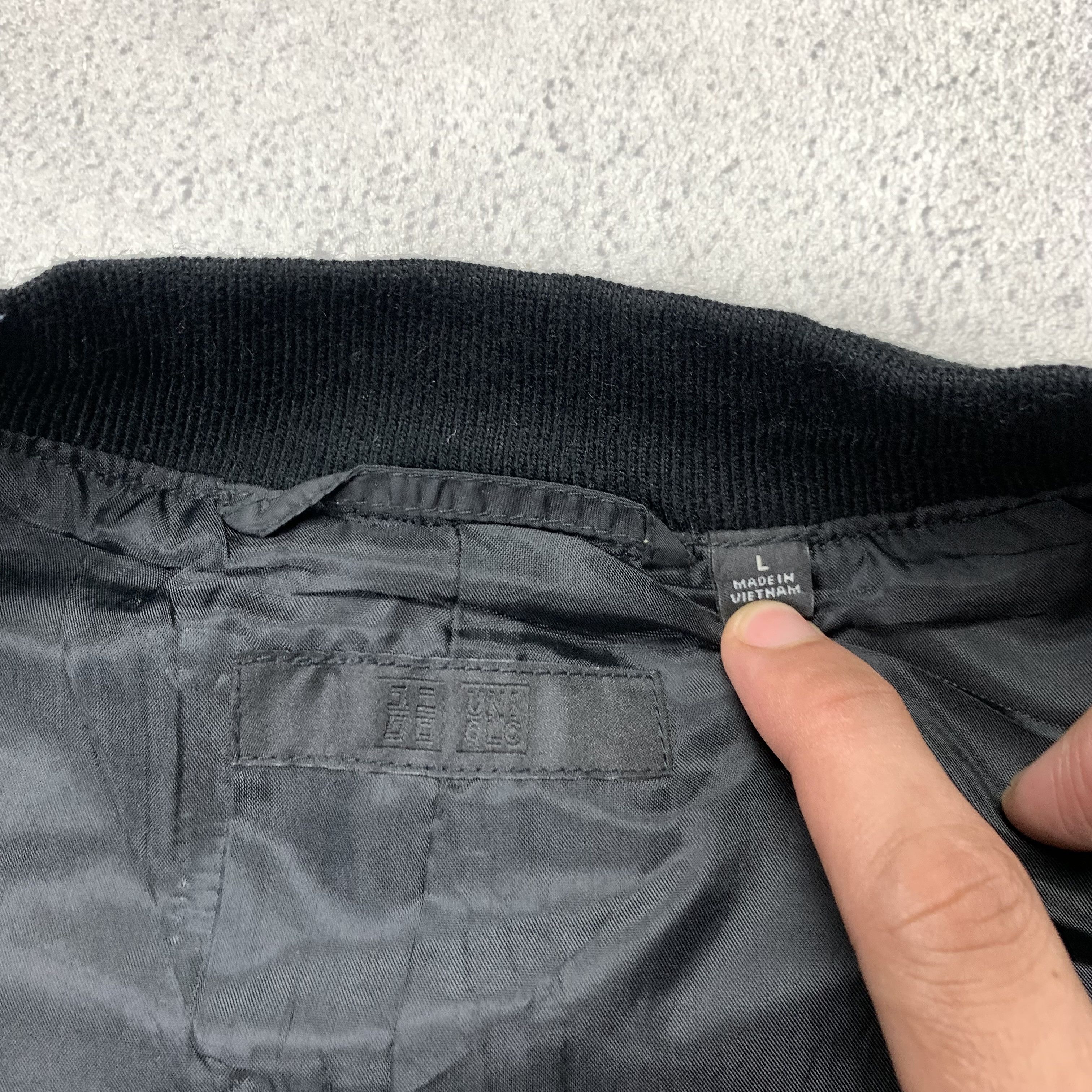 Uniqlo Uniqlo Bomber Jacket Size US M / EU 48-50 / 2 - 3 Thumbnail