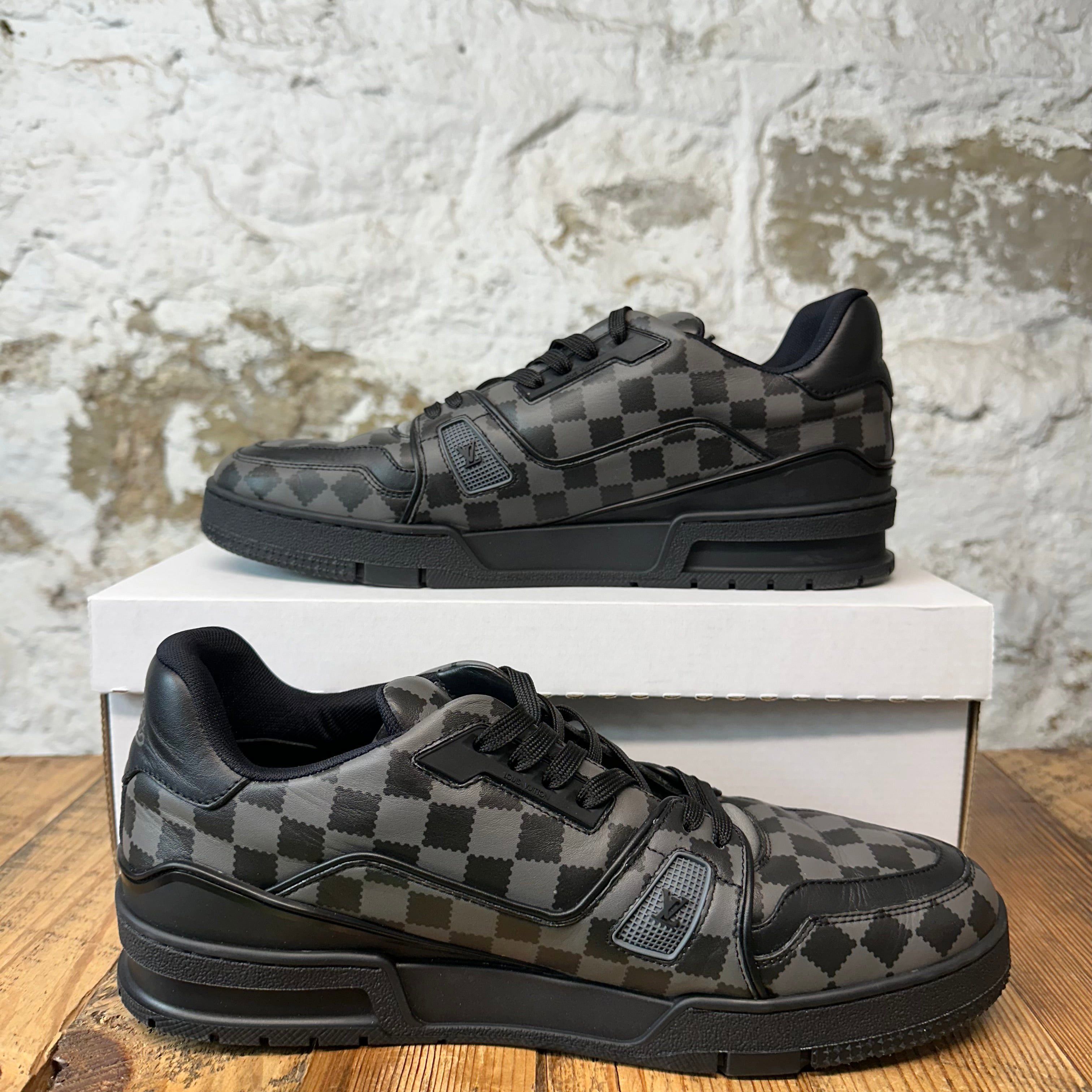 Louis Vuitton Louis Vuitton Damier Graphite Trainer Sneaker Sz 10.5 (9LV) Size US 10.5 / EU 43-44 - 2 Thumbnail