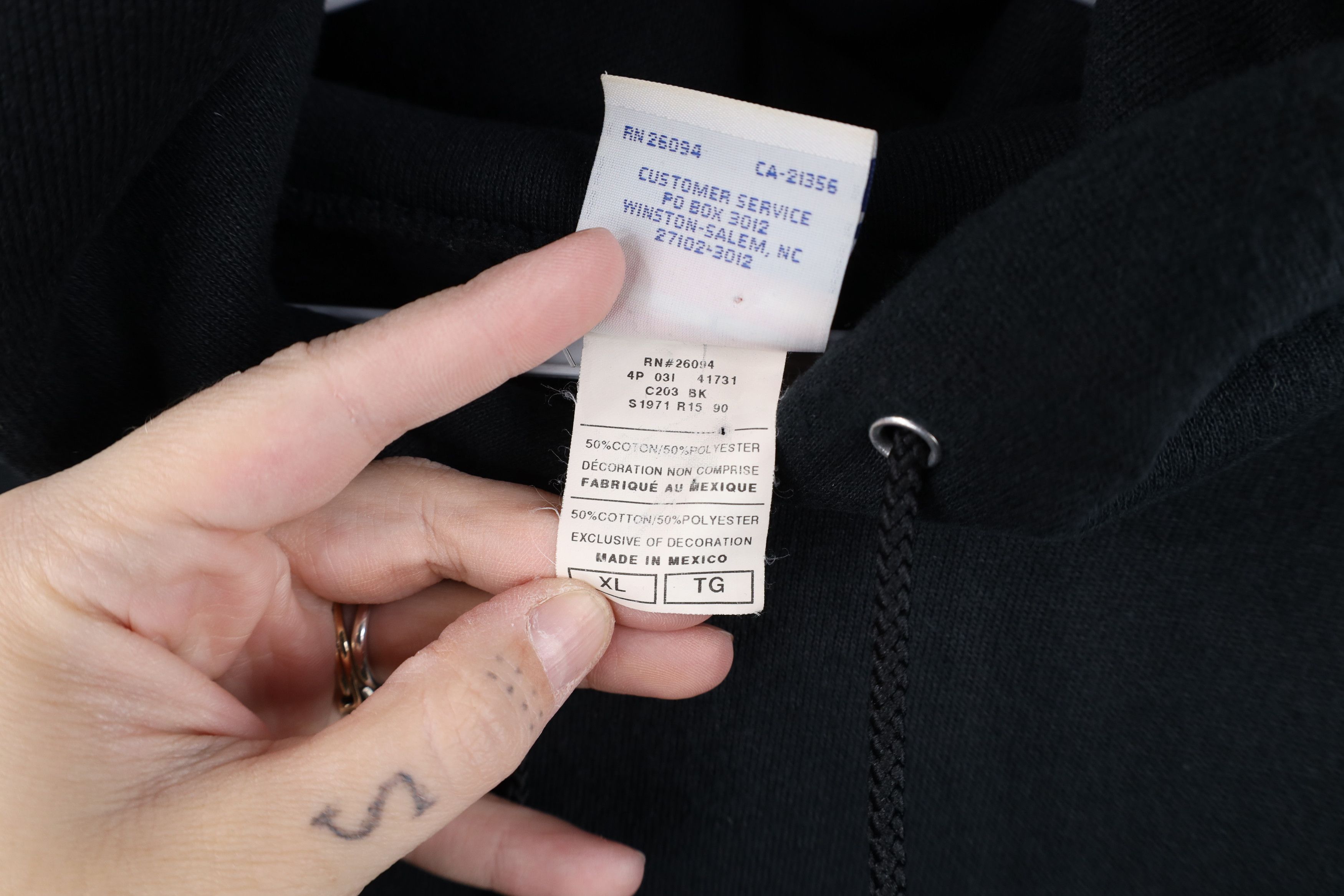 Champion Vintage 90s Champion Faded Spell Out Hoodie Sweatshirt Black Size US XL / EU 56 / 4 - 10 Thumbnail