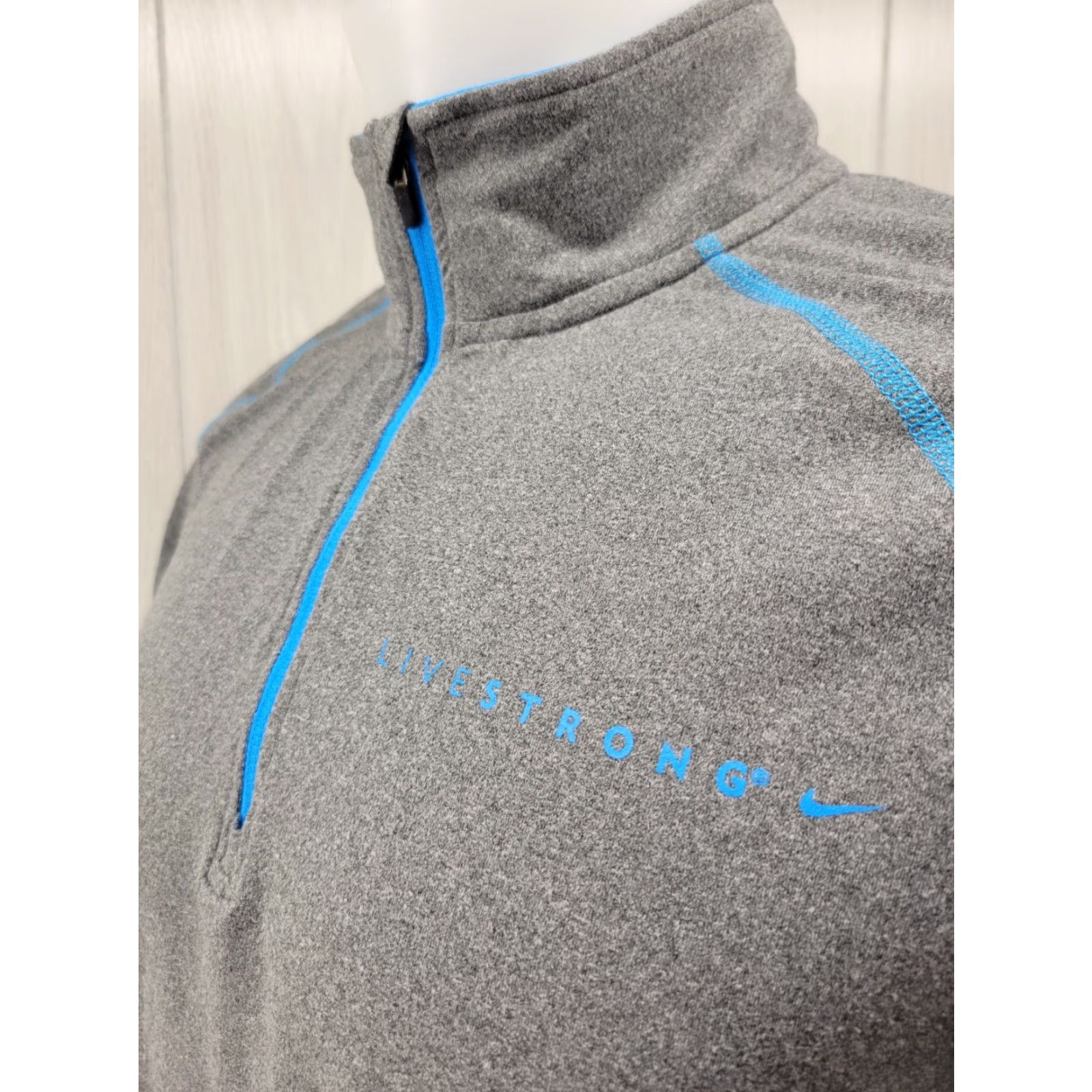 Nike Nike Fit Livestrong 1/4 Zip LS Pullover Performance Shirt Mens Size Medium Gray Size US M / EU 48-50 / 2 - 3 Thumbnail