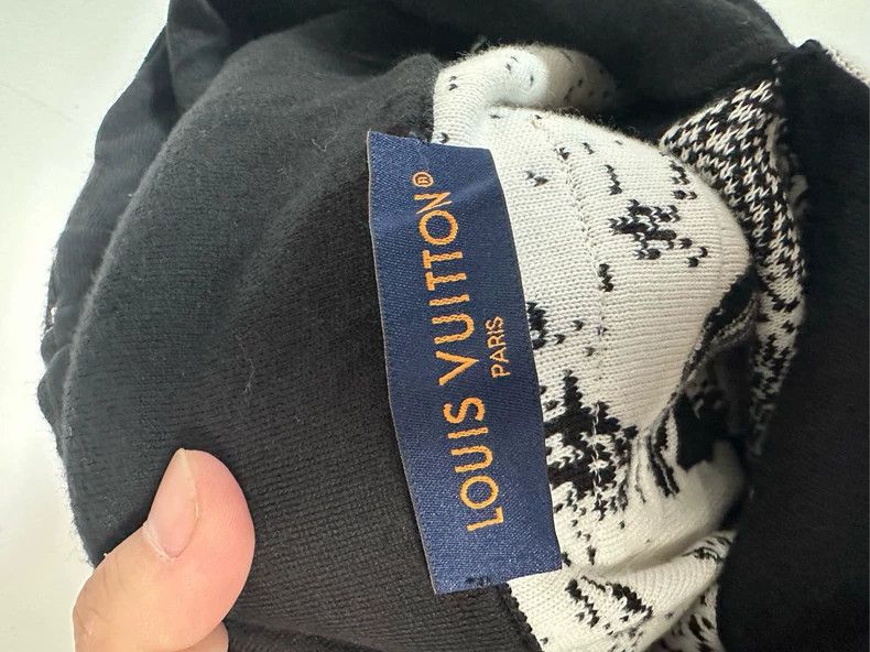 Louis Vuitton Louis Vuitton size 5l Black and White Jigsaw Hoodie 2505-N Size US M / EU 48-50 / 2 - 3 Thumbnail