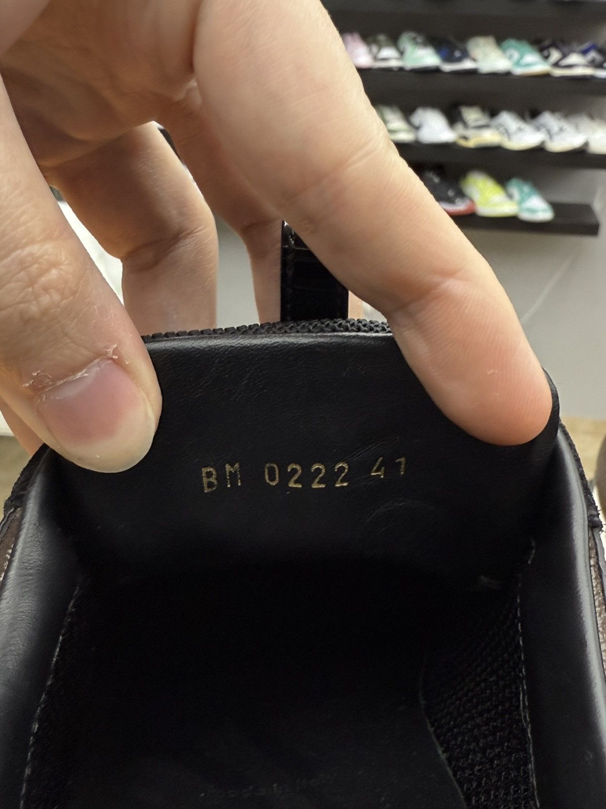 Louis Vuitton Louis Vuitton Run Away Sneaker Black Brown Monogram Size US 8 / EU 41 - 19 Thumbnail