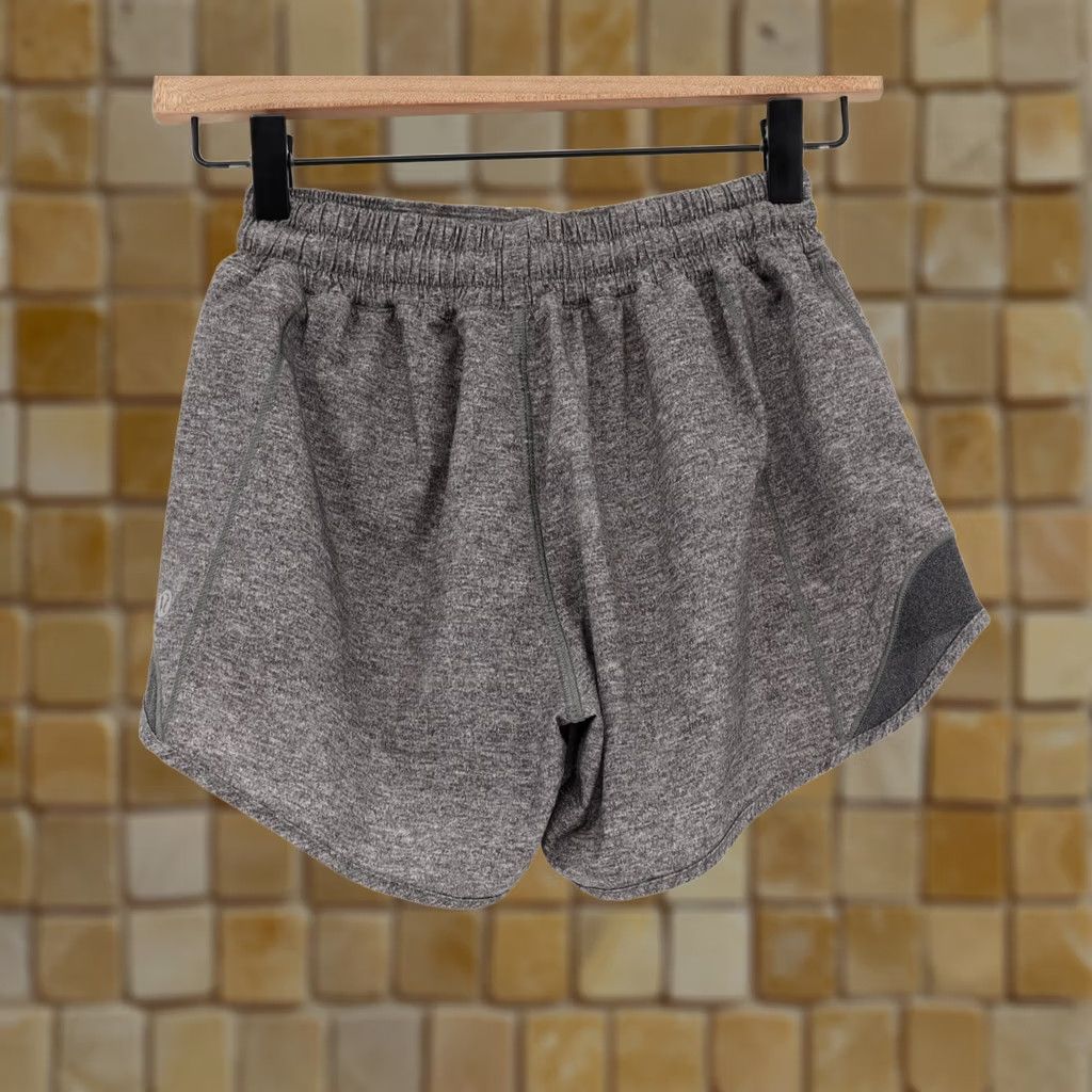 Lululemon Lululemon Women's Hotty Hot Short II Heather Lux Multi Black Sz 4 Size 27" / US 4 / IT 40 - 1 Thumbnail