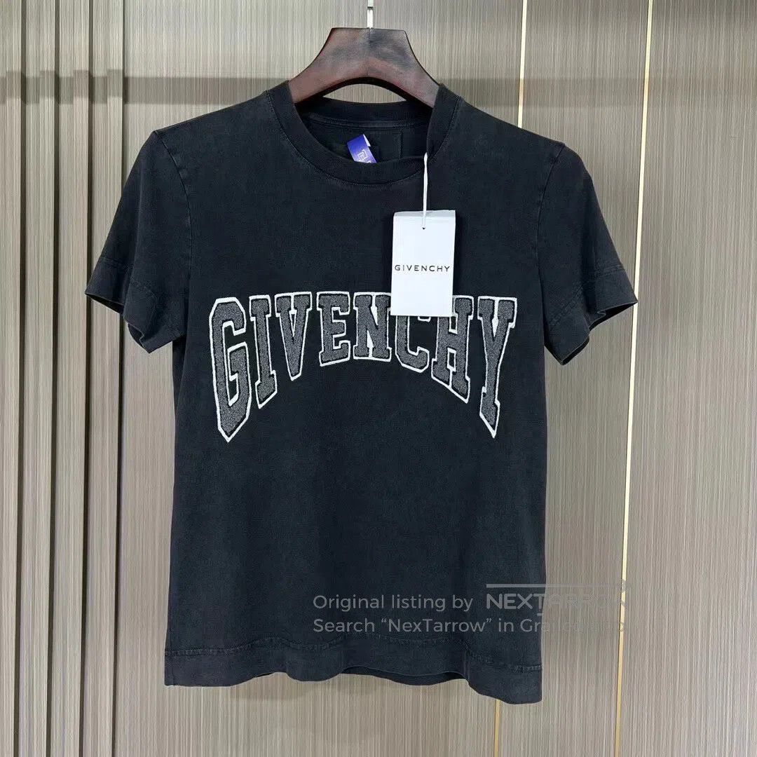 Givenchy Givenchy New Arrival Flocked Letter Washed Short Sleeve T- Size XS / US 0-2 / IT 36-38 - 1 Thumbnail