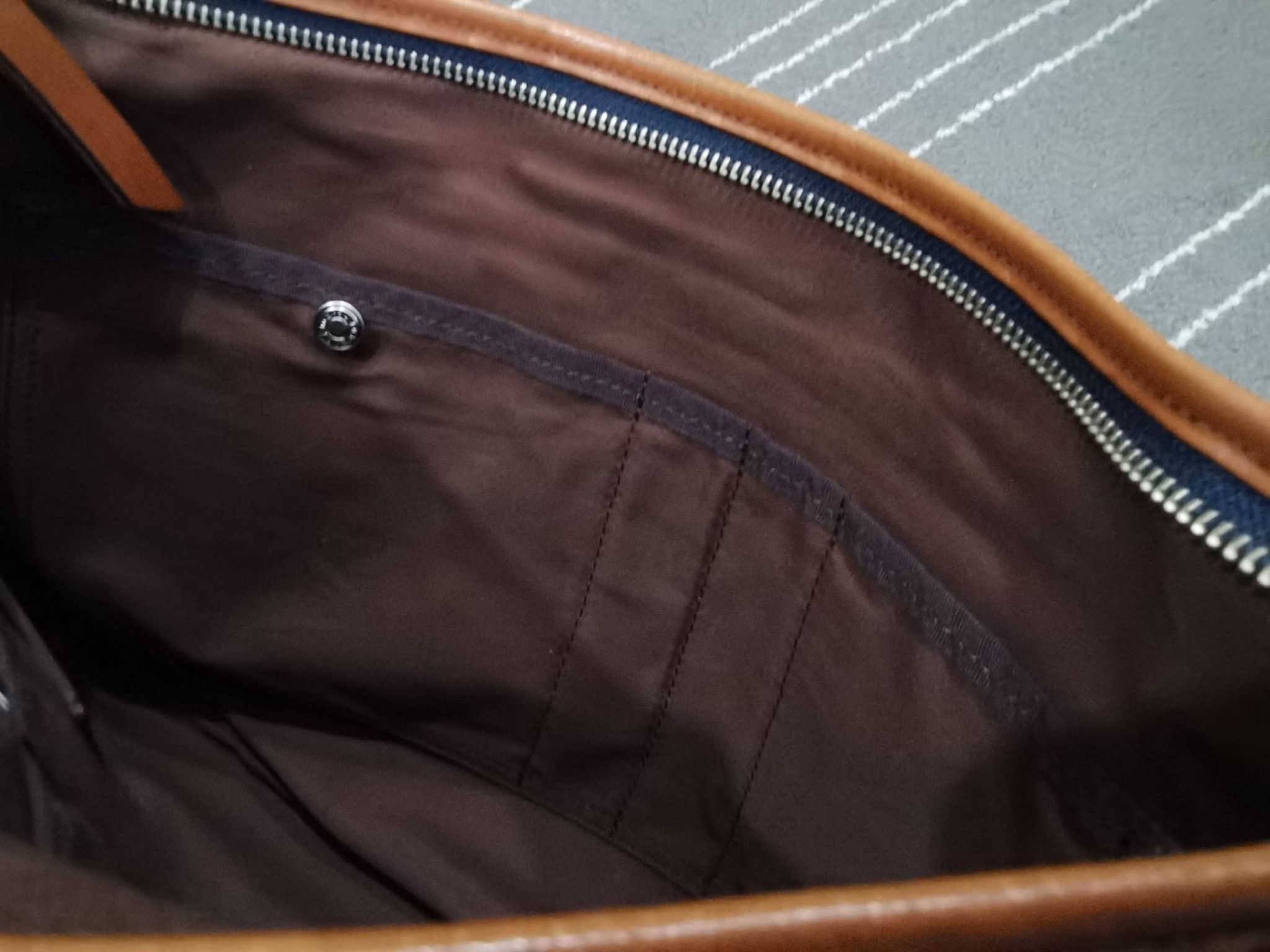 Japanese Brand ultima TOKYO by Marcello Bonvini leather sling bag Size ONE SIZE - 9 Thumbnail