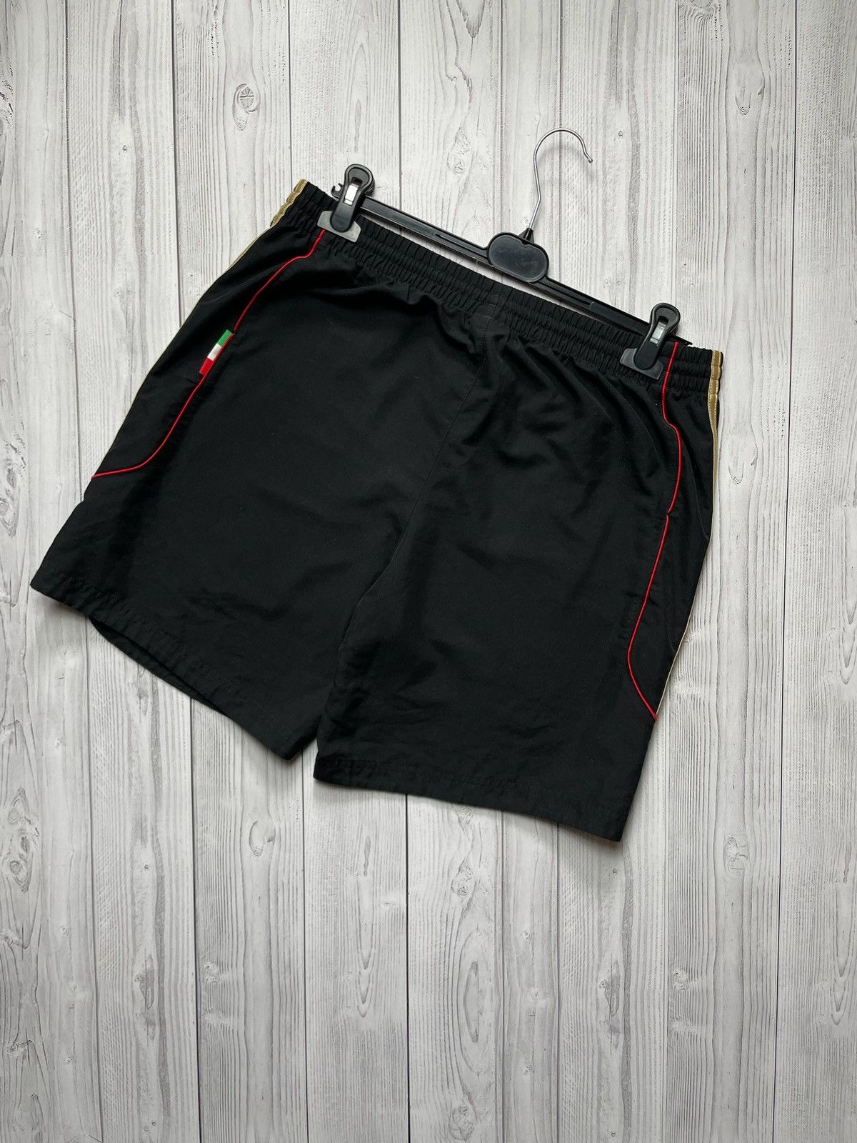 Adidas × Vintage Vintage adidas AC Milan soccer shorts size M gold line Size US 32 / EU 48 - 6 Thumbnail
