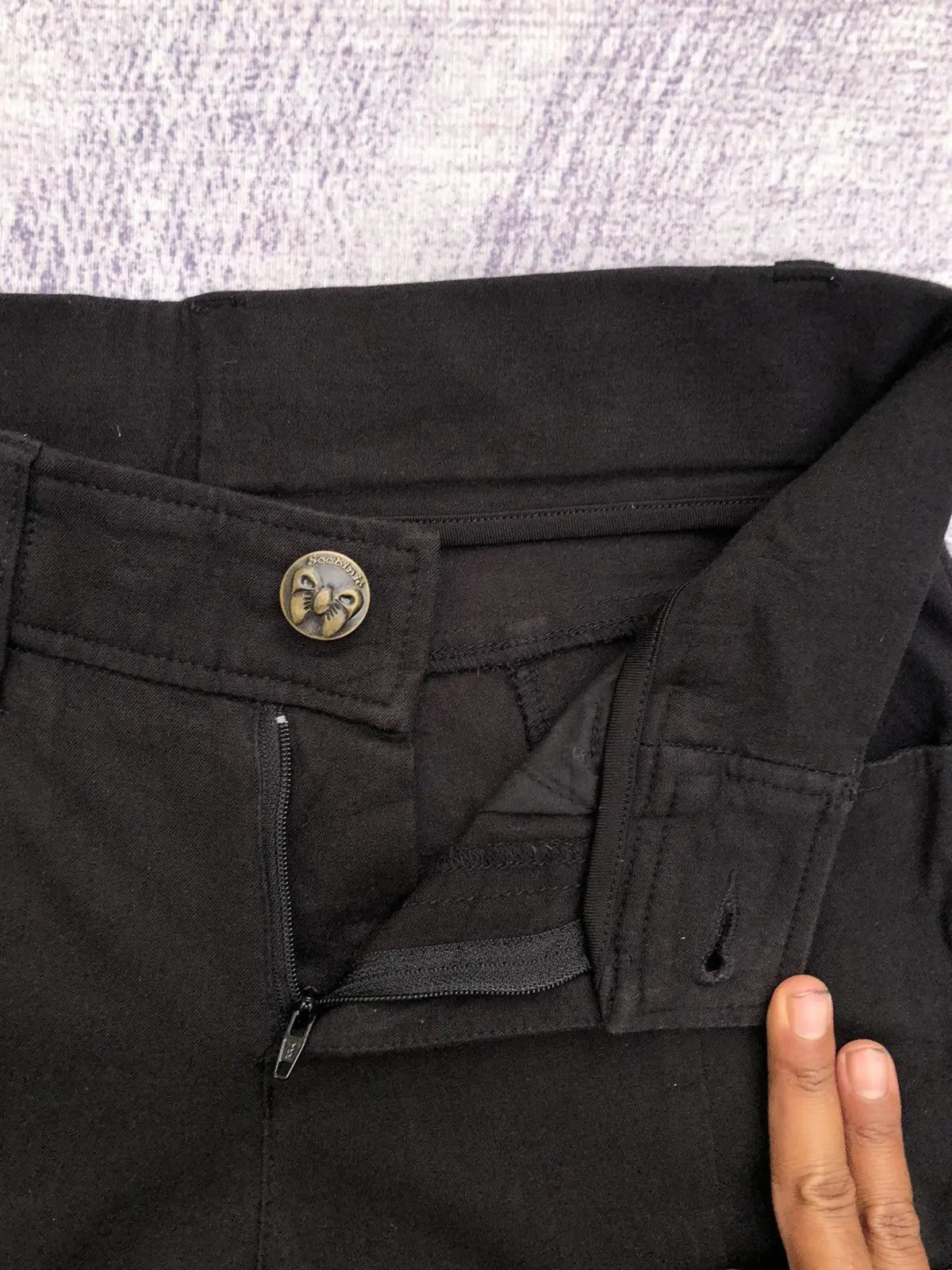 Japanese Brand × Vintage Black Cargo Pants Zipper Leg Skinny Trousers Multi Pocket Size US 26 / EU 42 - 8 Thumbnail