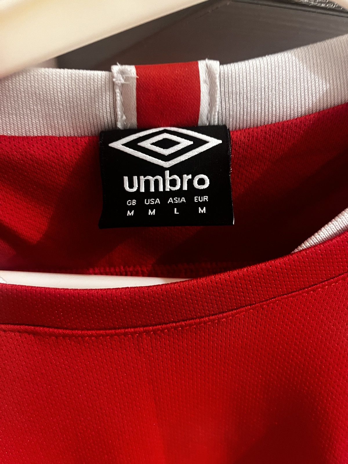 Umbro Lørenskog IF matchworn Size US M / EU 48-50 / 2 - 4 Thumbnail