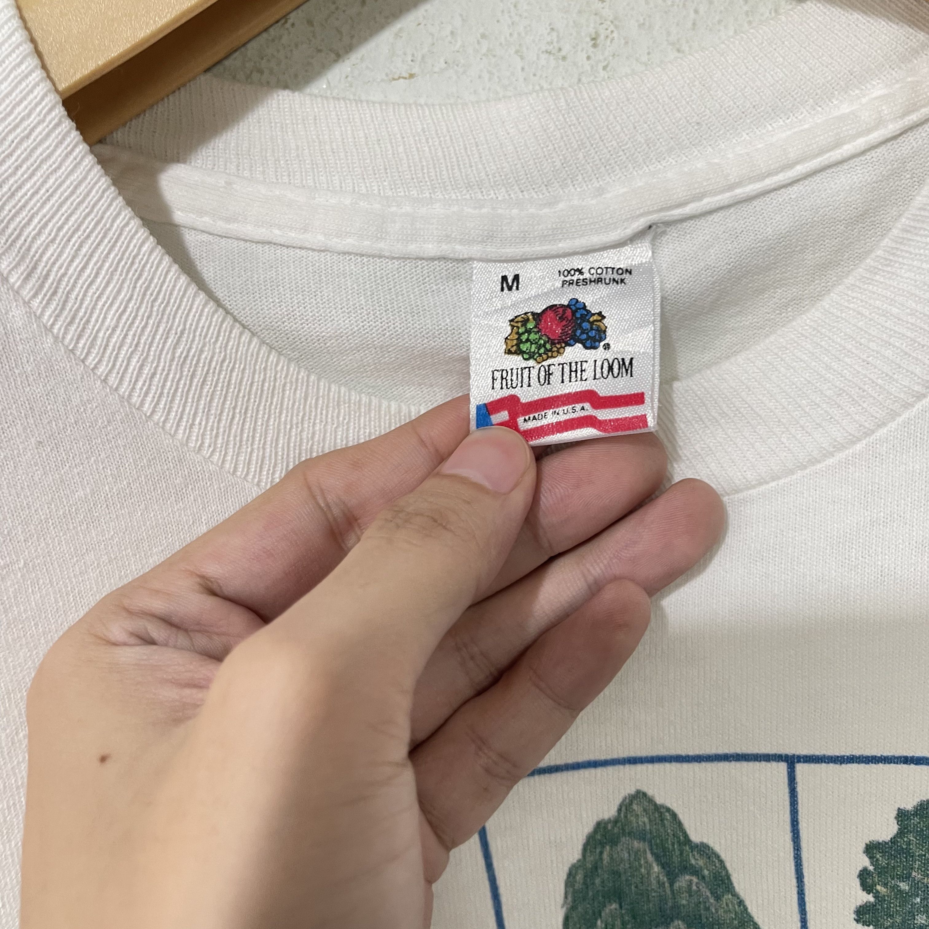 Vintage Vintage 90s Jim Morris Tree T-Shirt Size US M / EU 48-50 / 2 - 6 Thumbnail