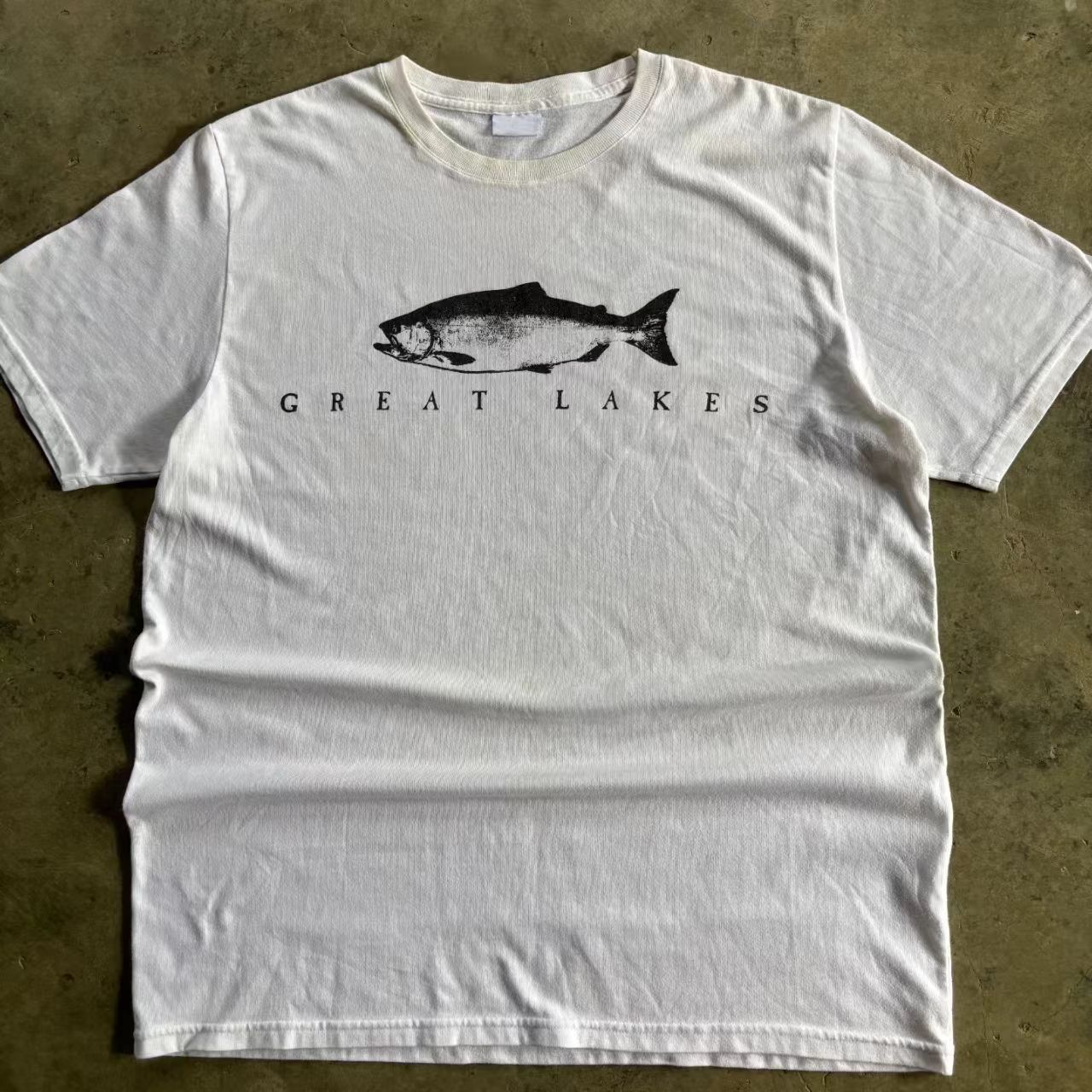 Vintage White Washed Vintage T-Shirt with Fish Print Size US M / EU 48-50 / 2 - 1 Thumbnail