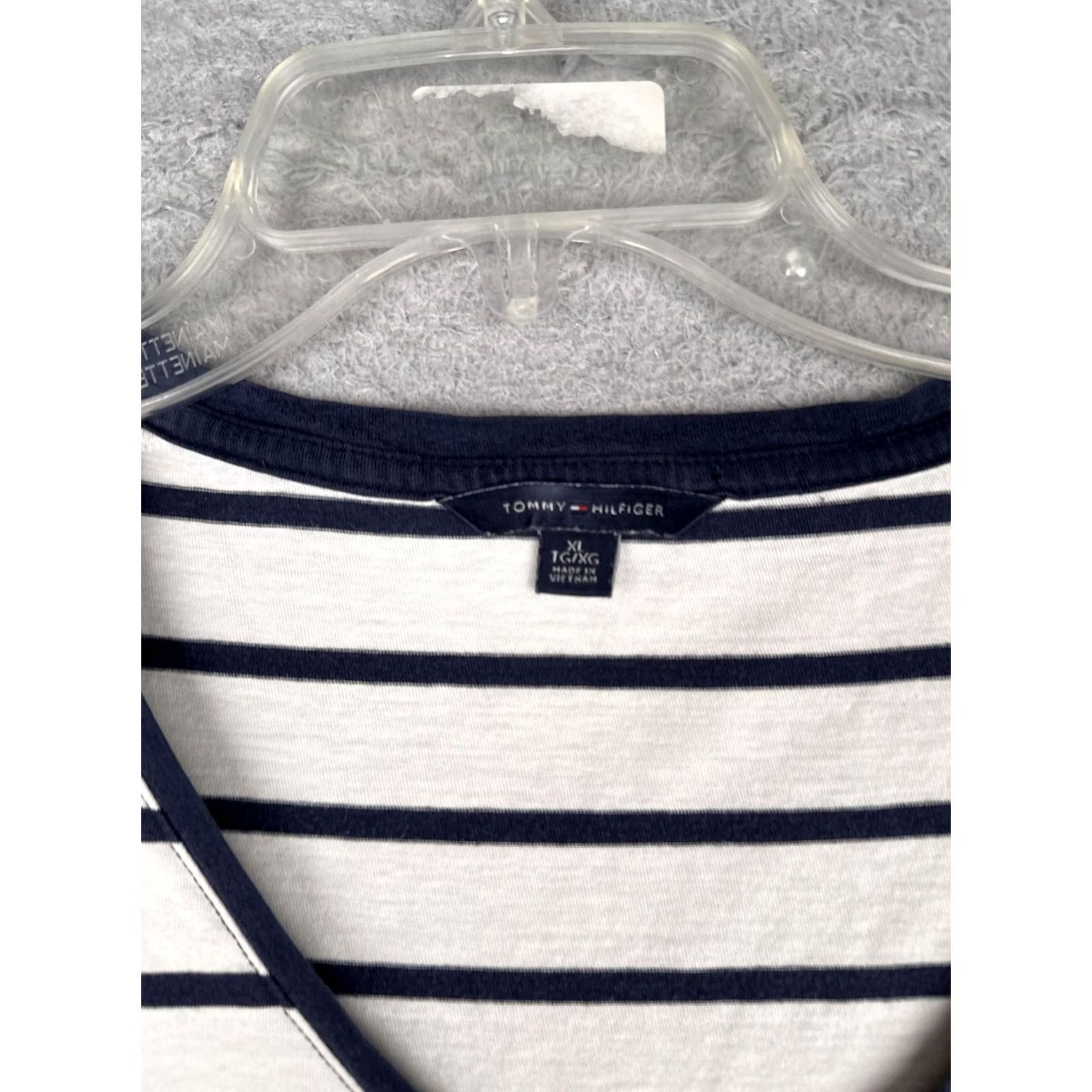 Tommy Hilfiger Tommy Hilfiger Shirt Womens 1X White Navy Striped V-Neck Short Sleeve Tee Casual Size XL / US 12-14 / IT 48-50 - 6 Thumbnail
