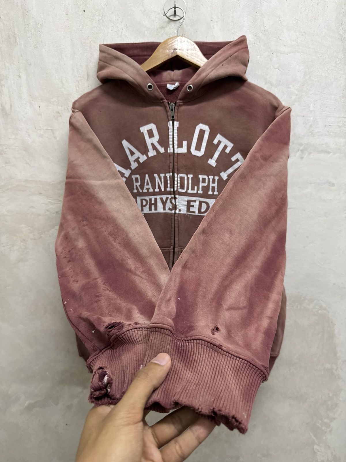 Champion 2000s Distressed Champion Charlotte Randolph Zipper Hoodie Size US L / EU 52-54 / 3 - 3 Thumbnail