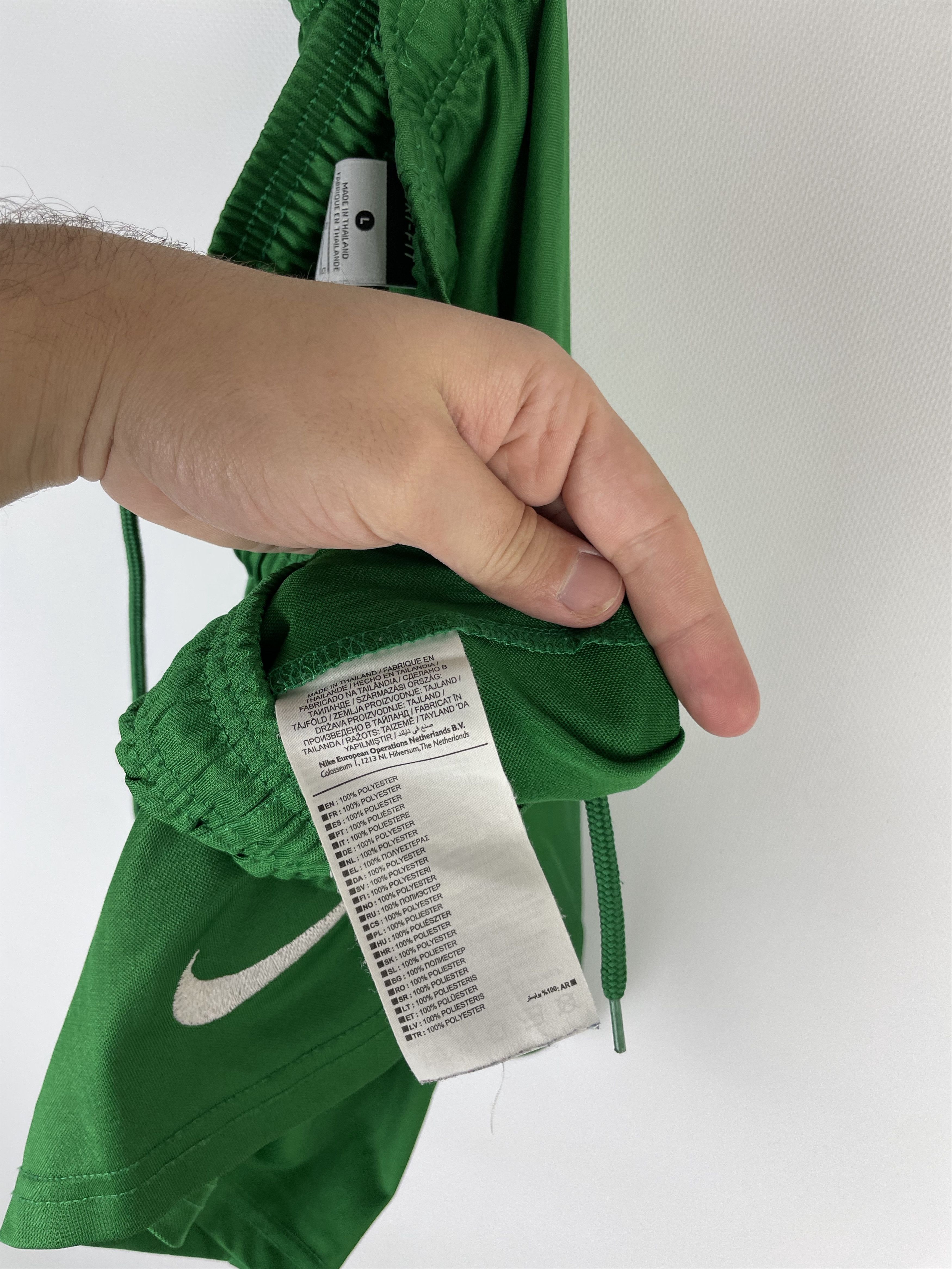 Nike Mens Vintage Nike Shorts Y2k Size US 34 / EU 50 - 8 Thumbnail