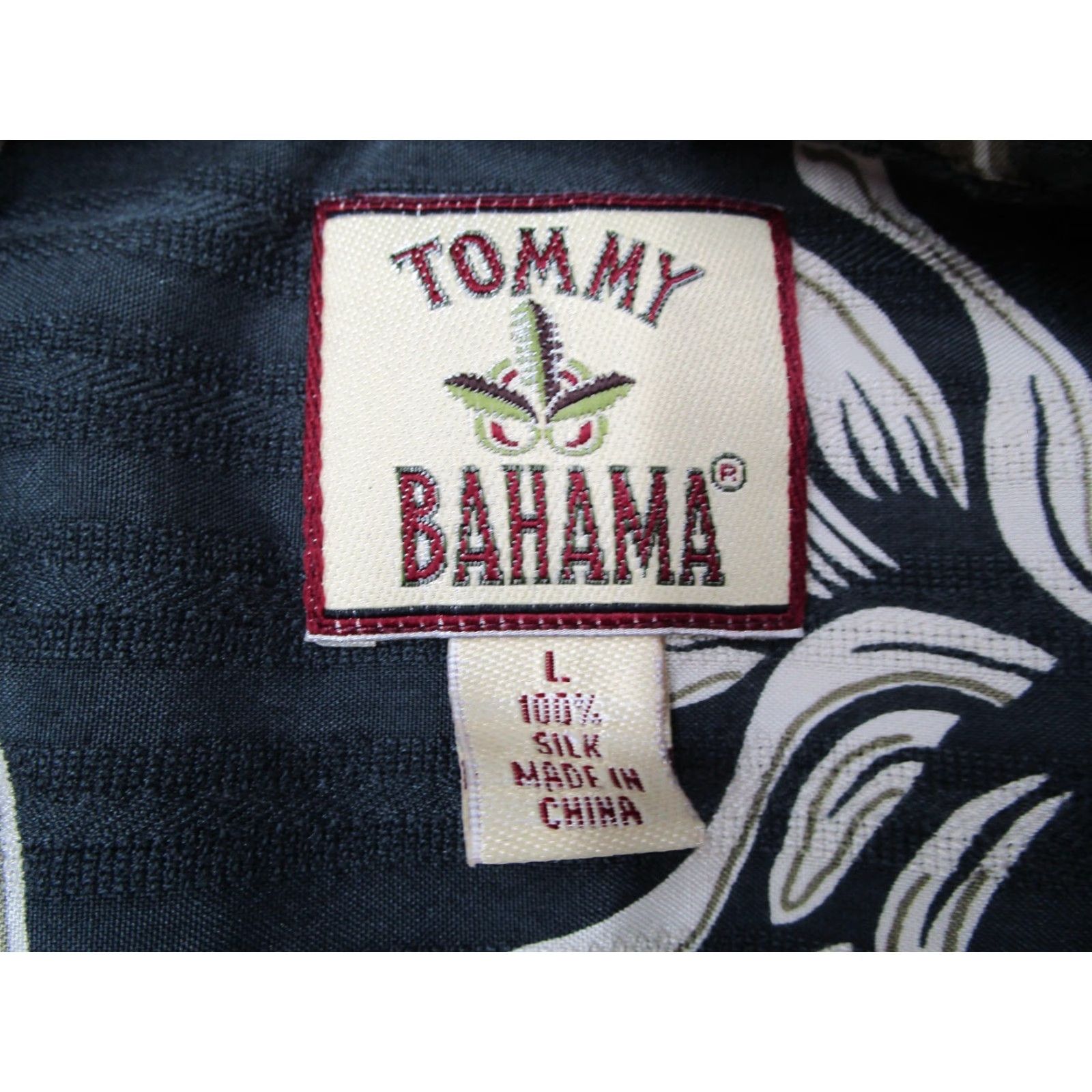 Tommy Bahama VINTAGE Tommy Bahama Shirt Men Large Black Silk Button Up Hibiscus Hawaiian Tiki Size US L / EU 52-54 / 3 - 3 Thumbnail