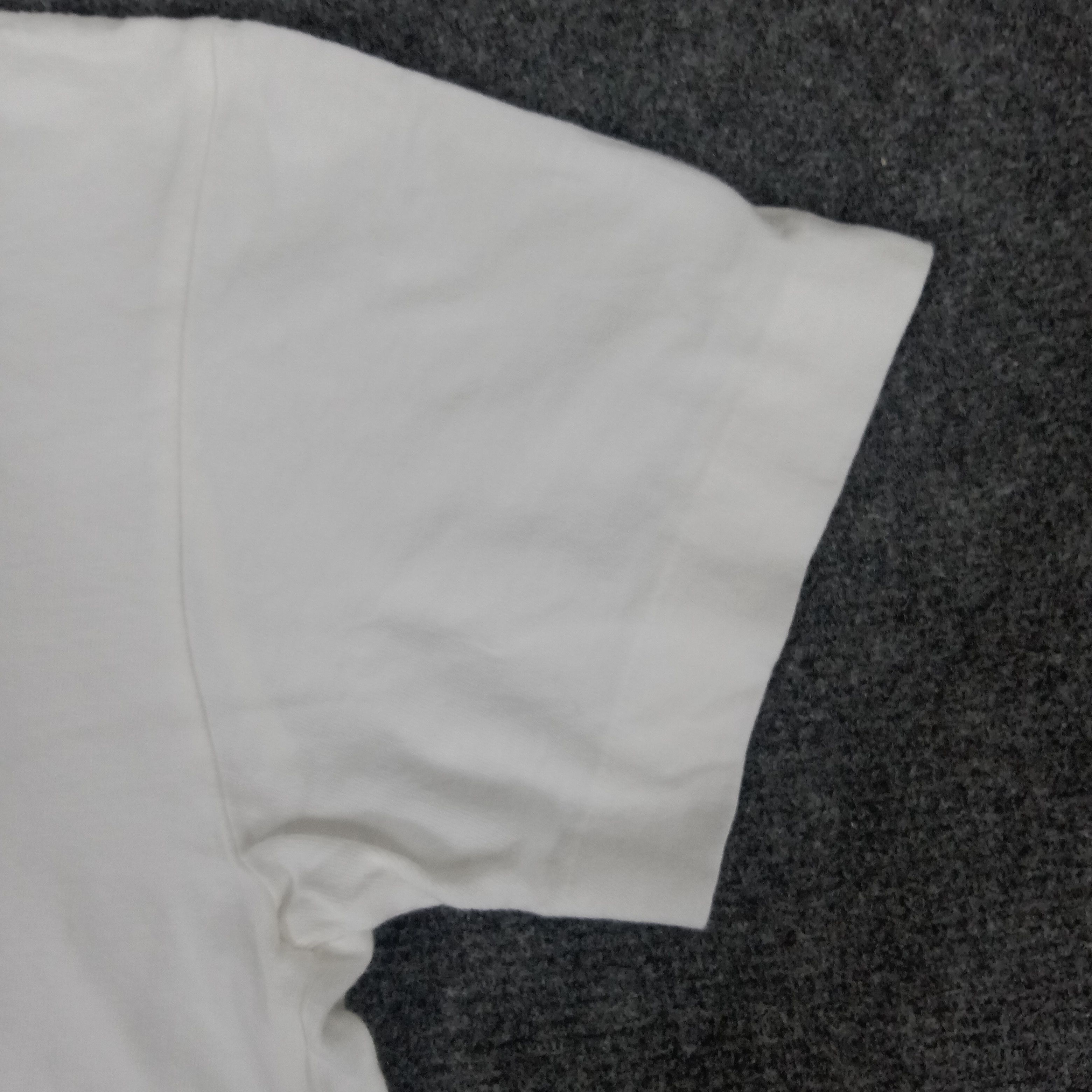 Comme des Garcons × Japanese Brand × Vintage Comme des Garcons Play Japanese Brand Tshirt Size S / US 4 / IT 40 - 5 Thumbnail