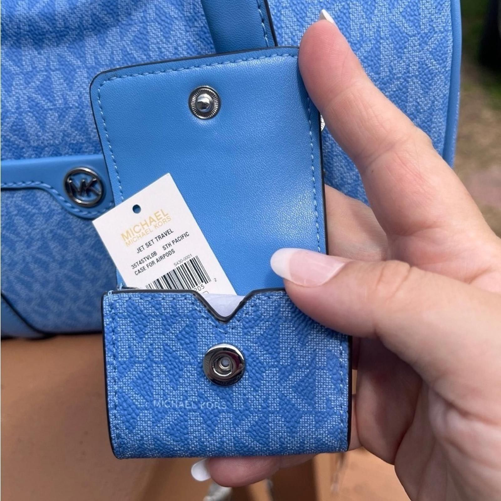 Michael Kors Michael Kors South Pacific Signature Print Blue Airpod Case Size ONE SIZE - 3 Thumbnail