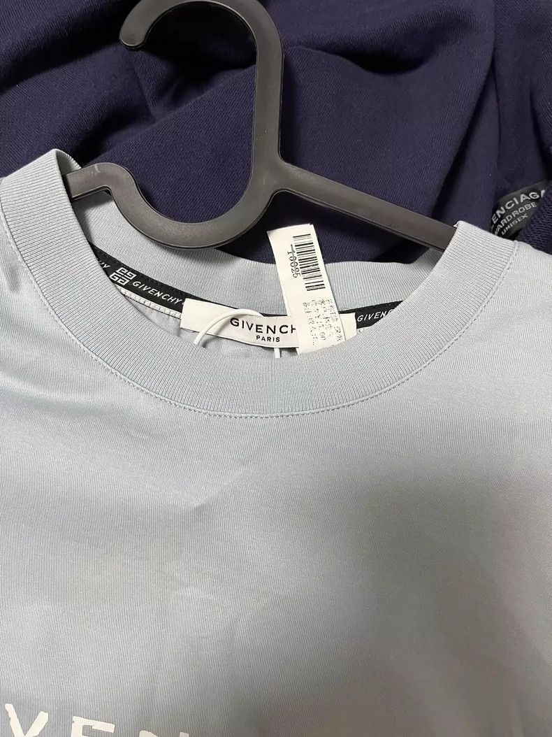 Givenchy Givenchy Gvc Short Sleeve Logo Letter Destroyed Short Slee Size US XXS / EU 40 - 2 Thumbnail