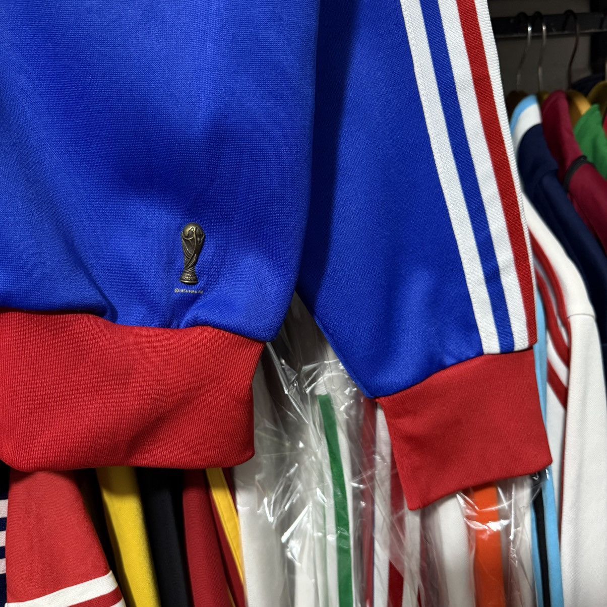 Vintage Adidas france fifa world cup track top Size US M / EU 48-50 / 2 - 4 Thumbnail