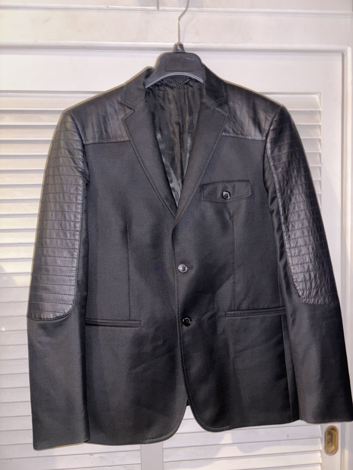 Pierre Balmain Pierre balmain 100% wool leather shoulder sleeve blazer Size 48R - 1 Thumbnail