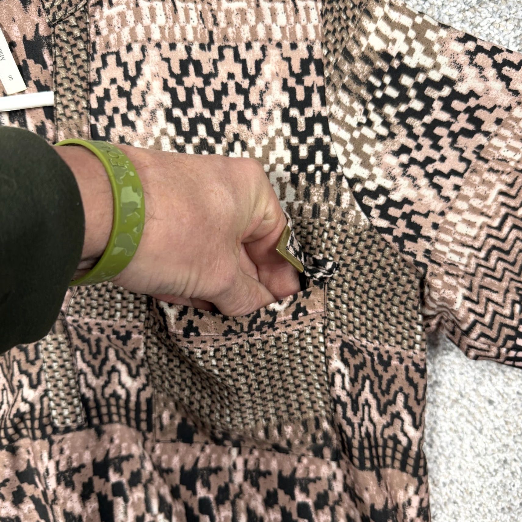 Vintage Live 4 TRUTH Blouse Tunic 3/4 Sleeve Womens S Brown Geometric Print Boho Tribal Pattern Knit Polyester V-Neck Casual Daywear Size S / US 4 / IT 40 - 6 Thumbnail