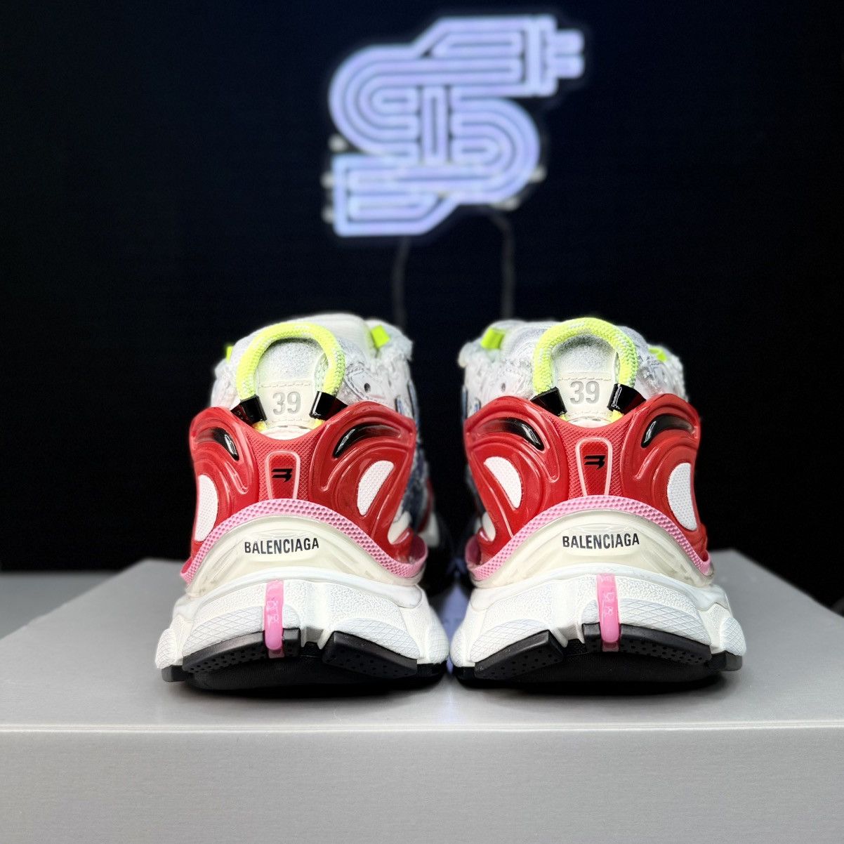 Balenciaga Balenciaga Runner White/Blue/Red Size US 6.5 / EU 39-40 - 5 Thumbnail