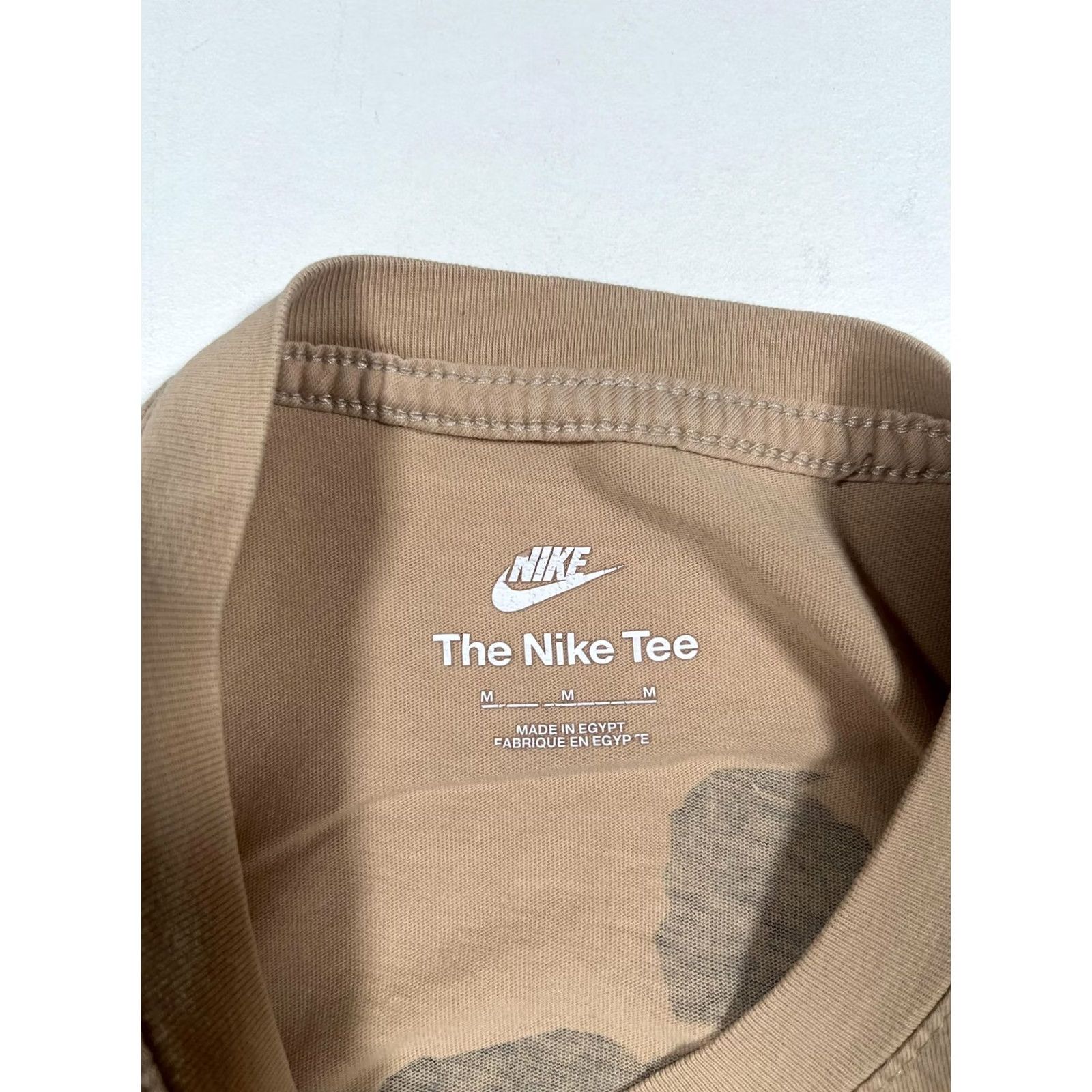 Nike Nike Shirt Mens Medium Beige The Nike Tee Graphic Back Robot Tagless Cotton Tee Size US M / EU 48-50 / 2 - 3 Thumbnail