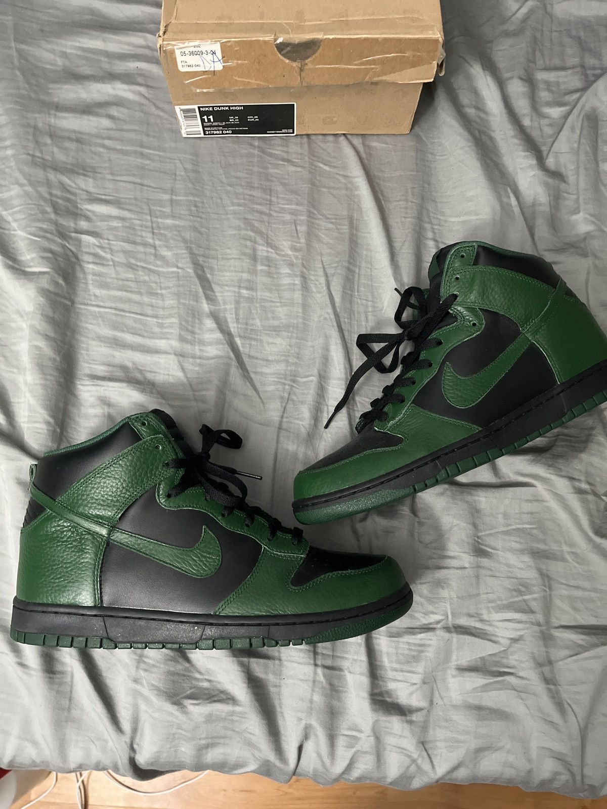 Nike ‘12 Gorge Green Dunk High Size US 11 / EU 44 - 2 Thumbnail