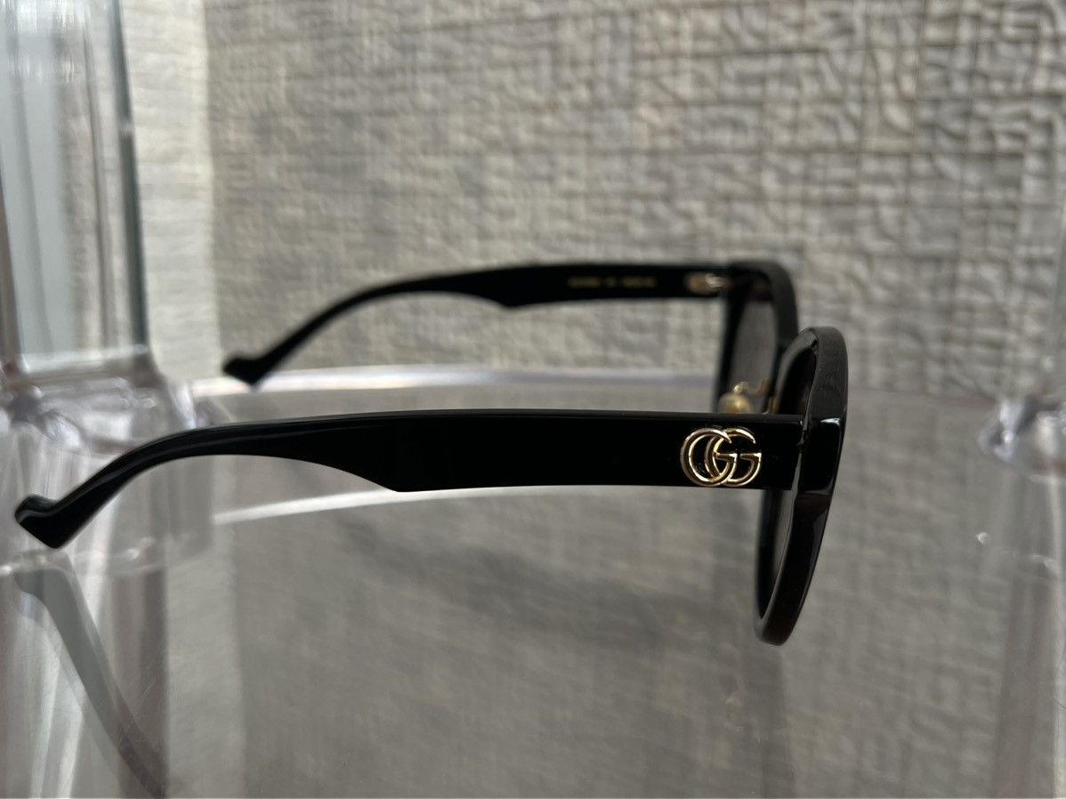 Gucci Gucci Oversized Black Logo Sunglasses Unisex Size ONE SIZE - 4 Thumbnail
