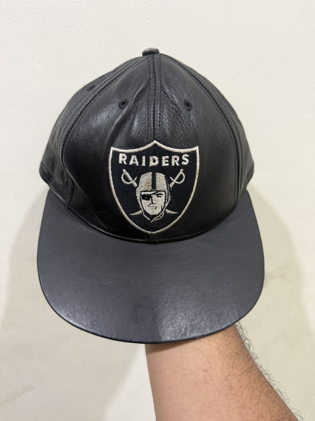 NFL 90’s Leather Oakland Raiders Made In USA Size ONE SIZE - 2 Thumbnail