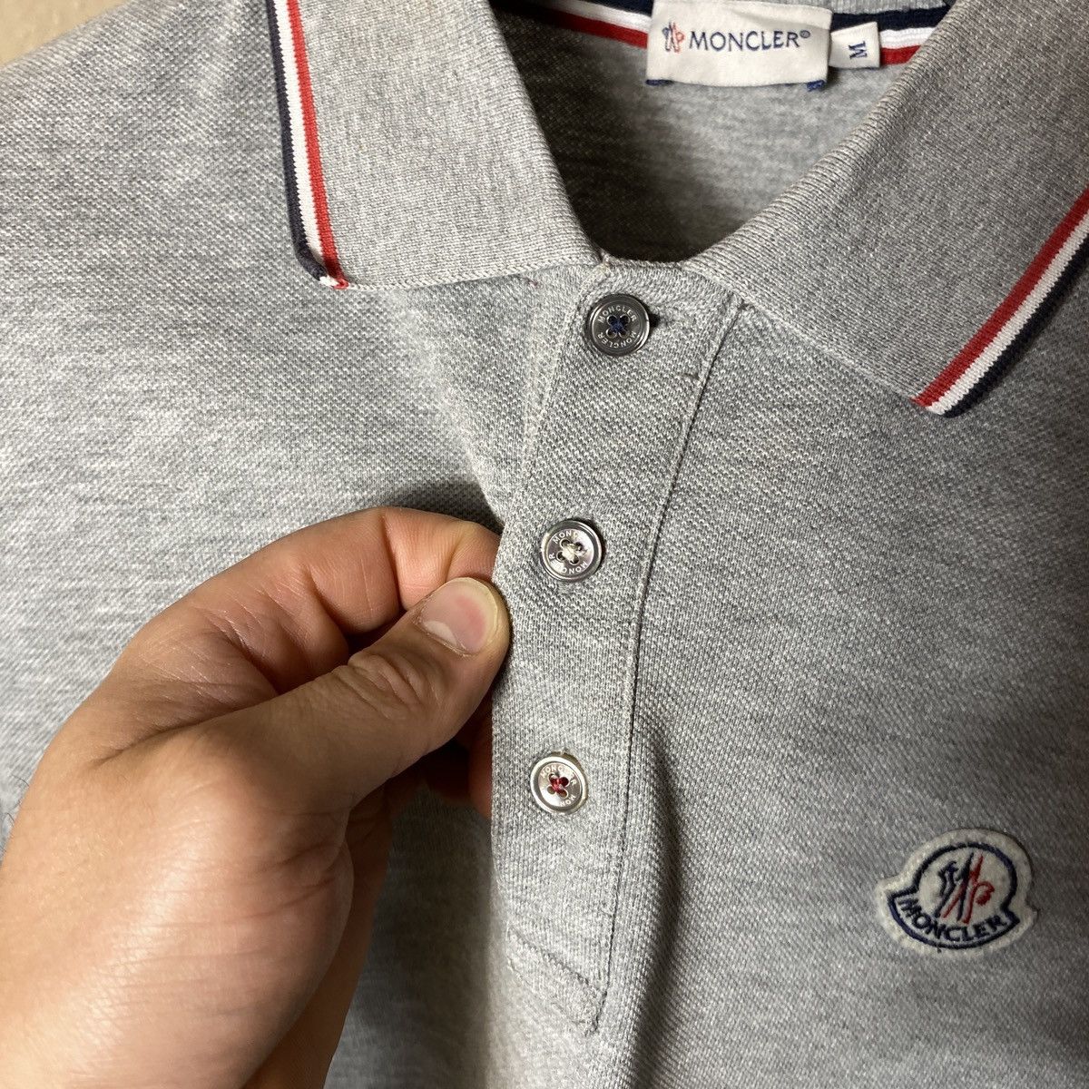Moncler Classic Polo Moncler Gray Size US M / EU 48-50 / 2 - 6 Thumbnail