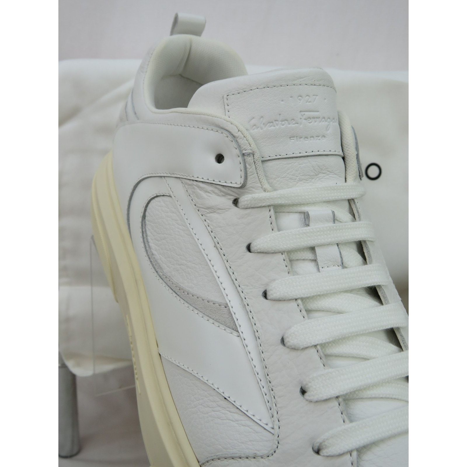 FERRAGAMO CASSINA WHITE LEATHER GANCINI LOGO SNEAKERS 11.5 M Low Top Sneakers
