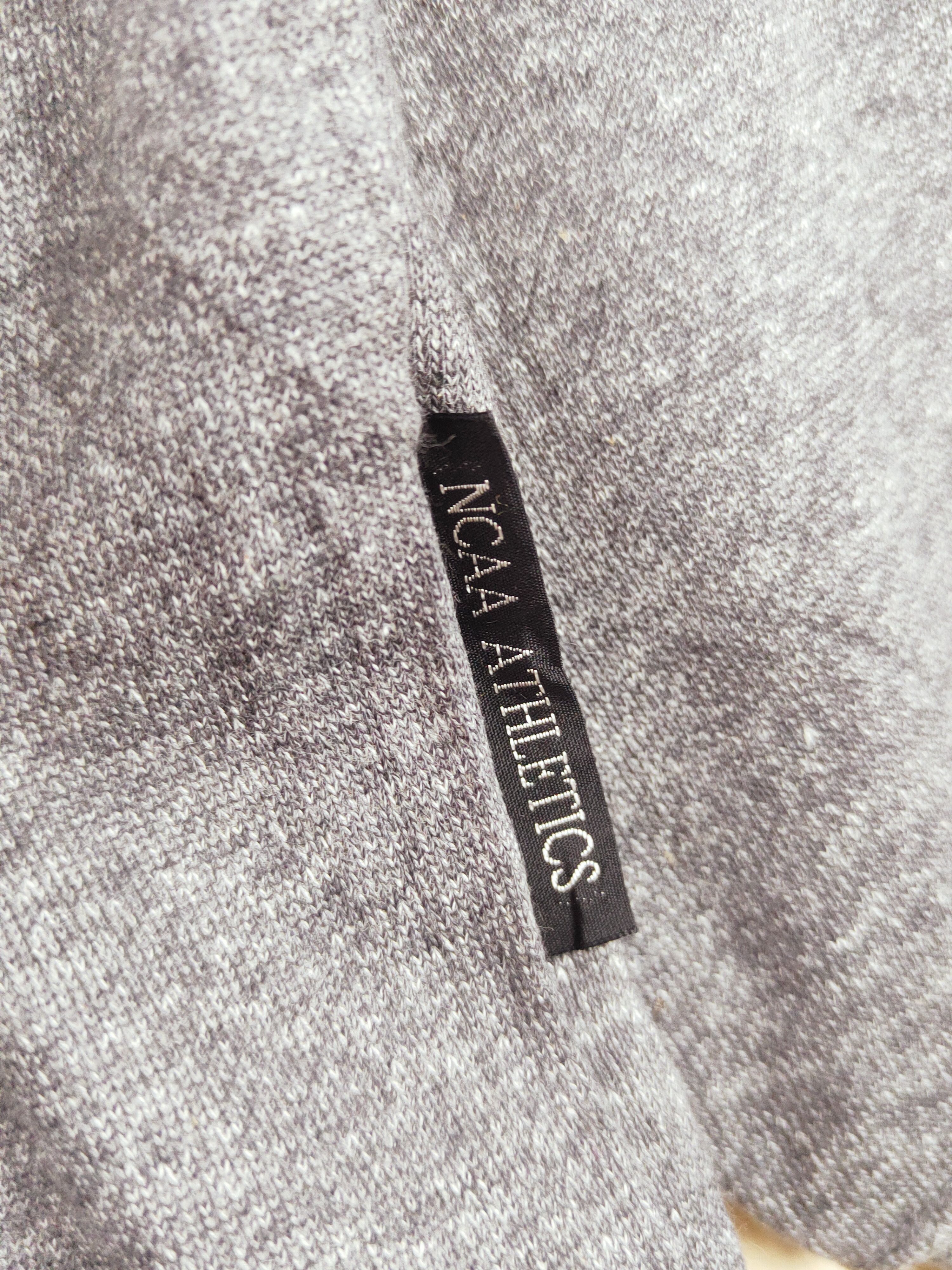 NCAA × Vintage Vintage NCAA Dark Gray Sweatshirts Authentic item Size US L / EU 52-54 / 3 - 8 Thumbnail