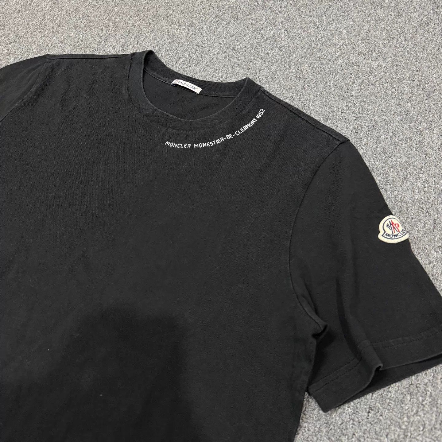 Moncler Moncler Black Arm Logo Short Sleeve L Size L / US 10 / IT 46 - 3 Thumbnail